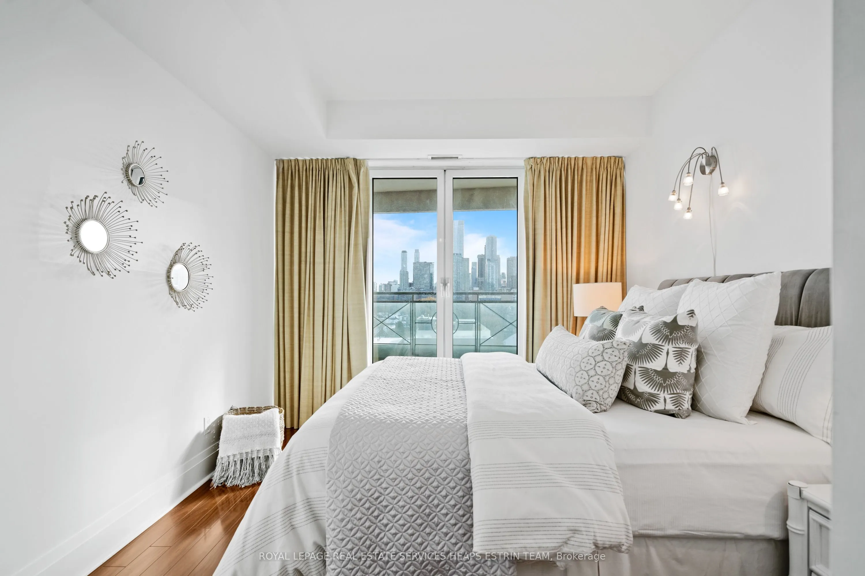 25 Scrivener Square, #709