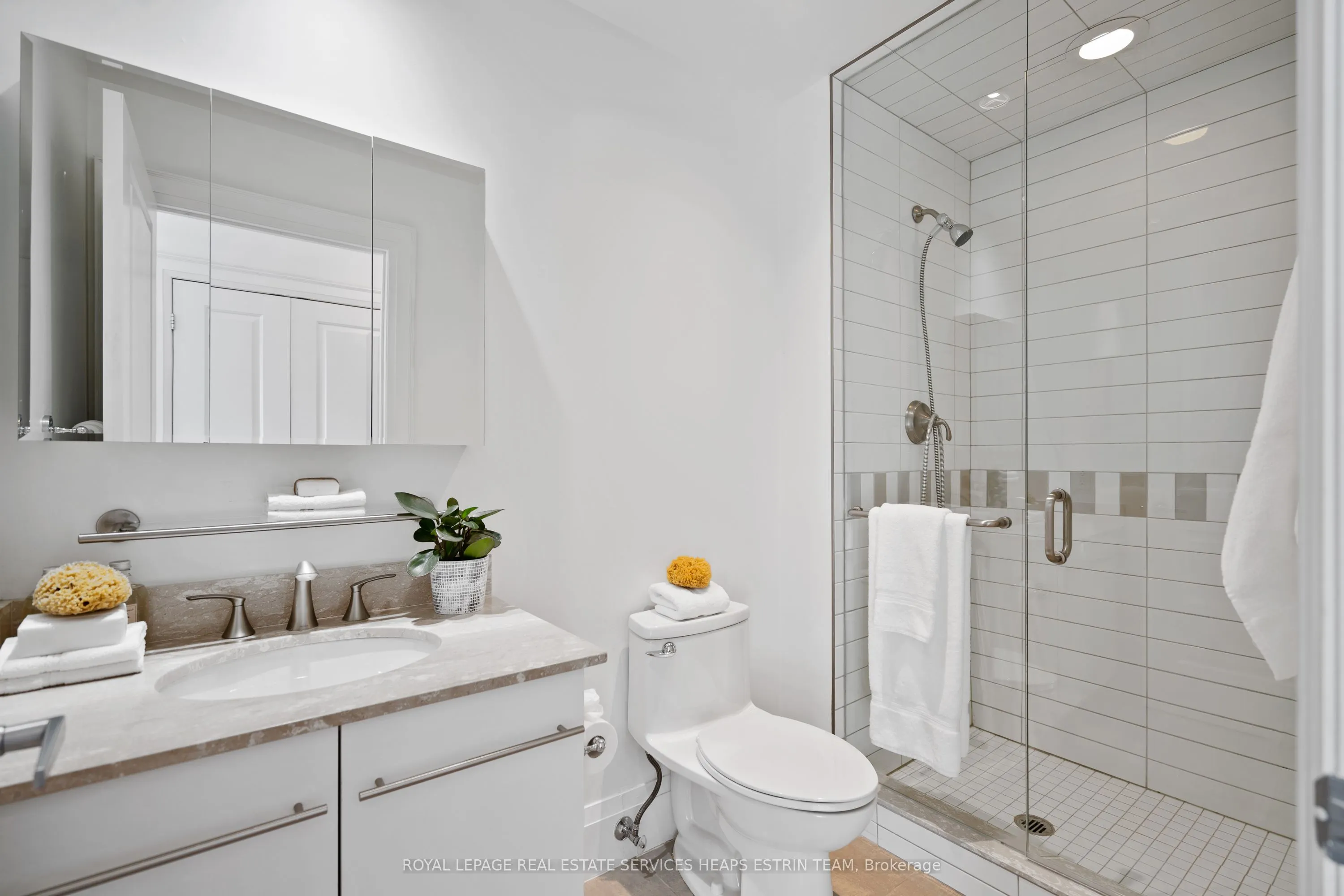 25 Scrivener Square, #709
