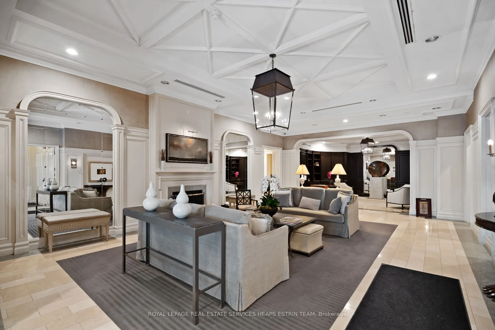 25 Scrivener Square, #709