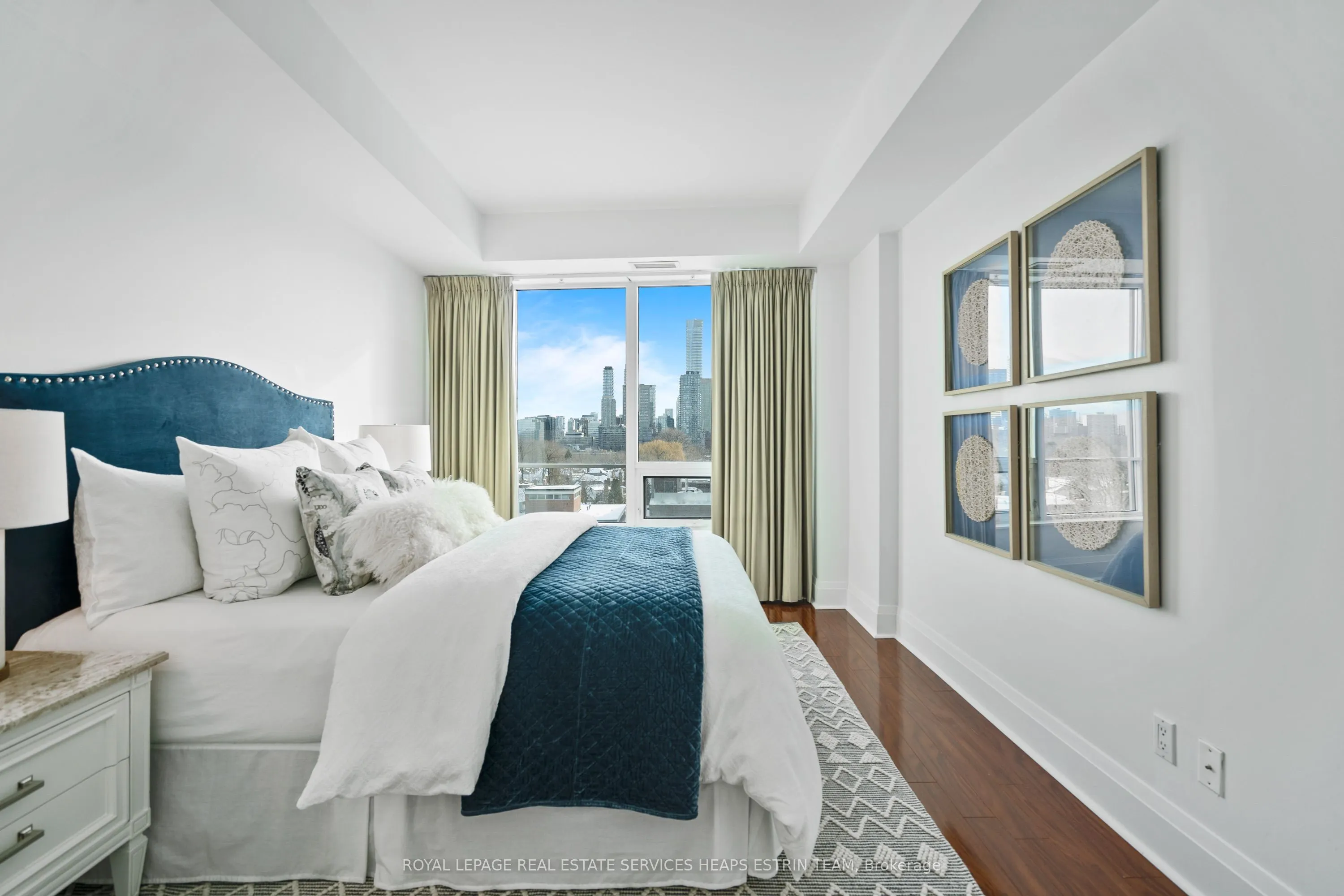 25 Scrivener Square, #709