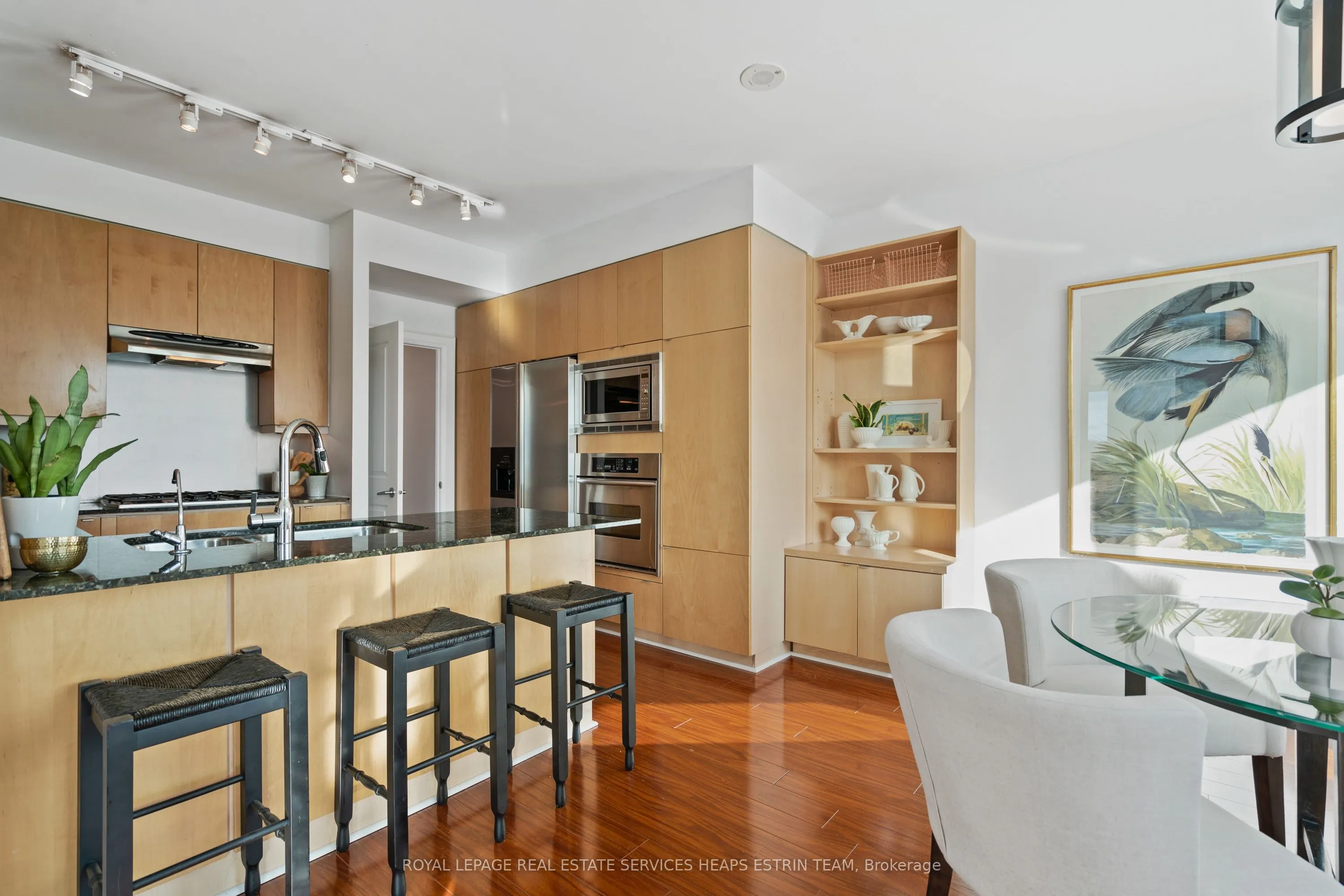 25 Scrivener Square, #709