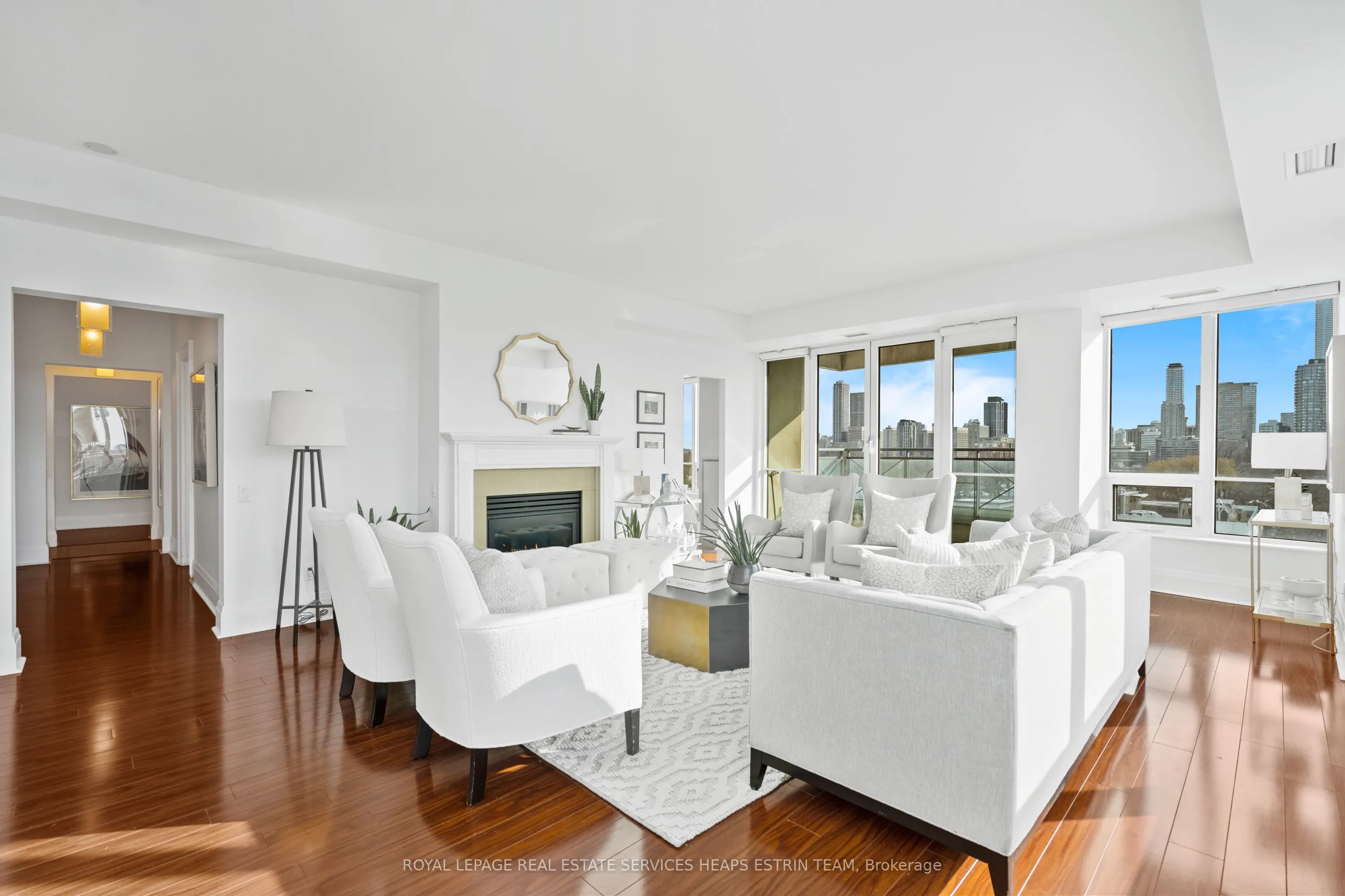 25 Scrivener Square, #709