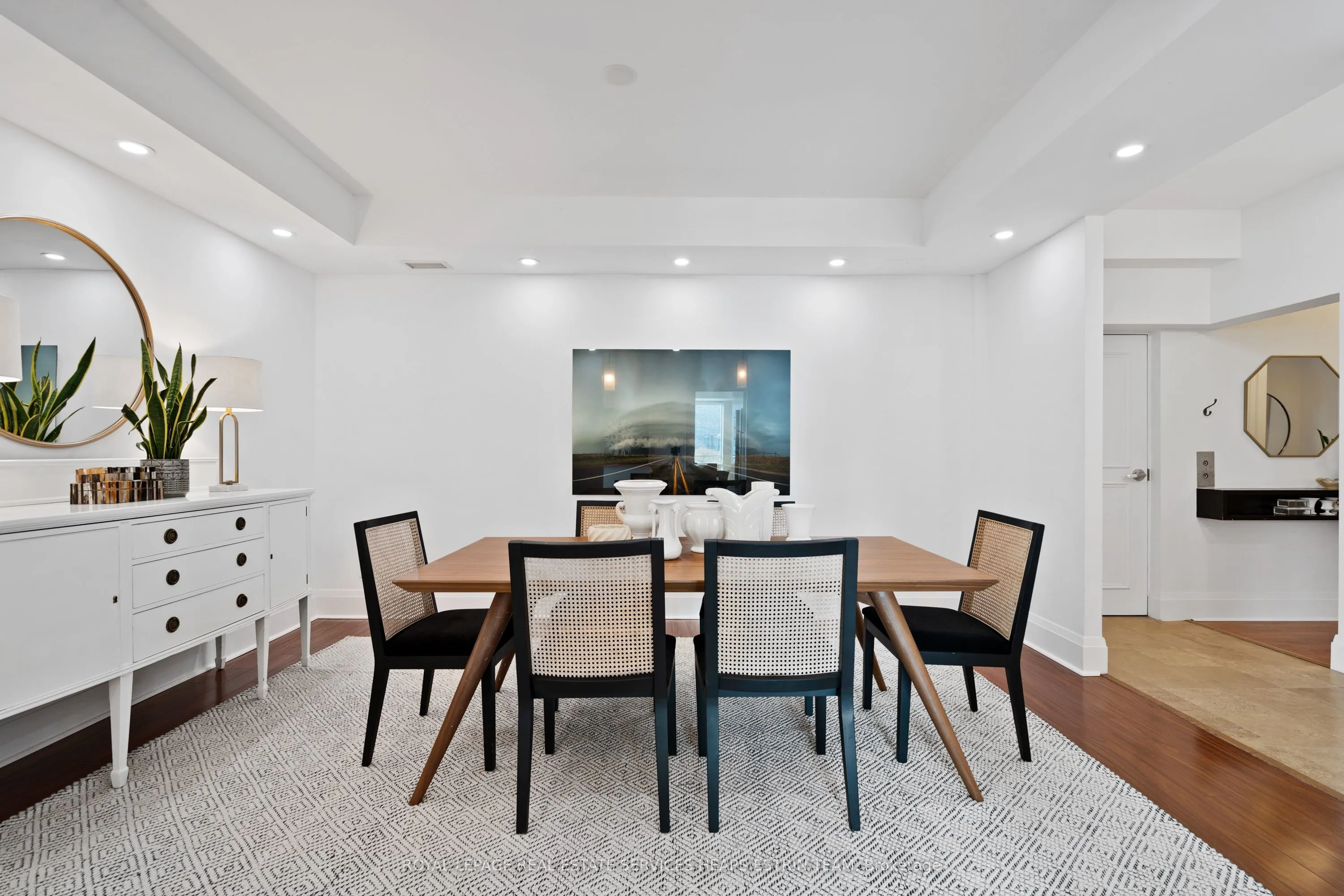 25 Scrivener Square, #709