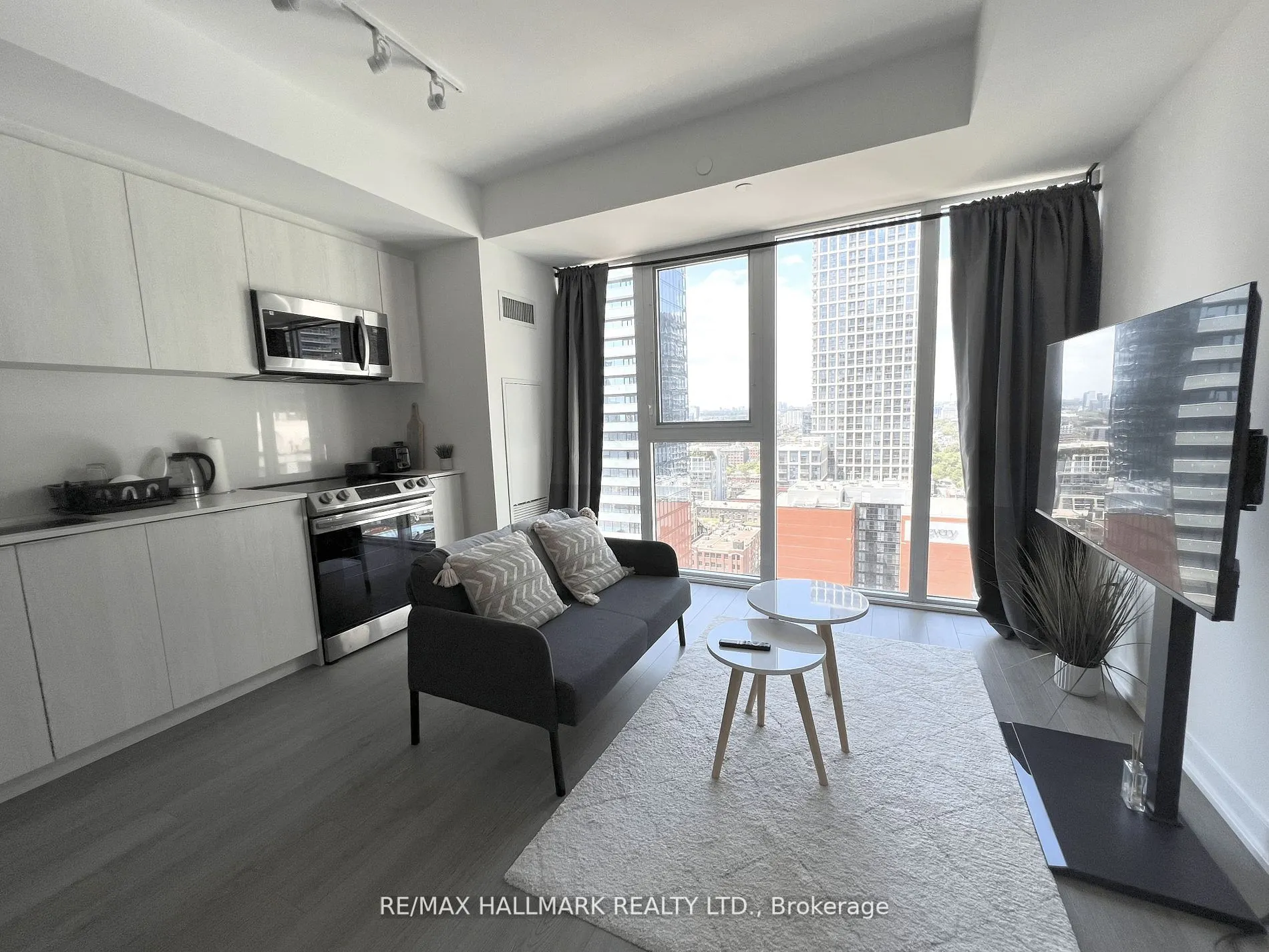 357 King Street W, #2101