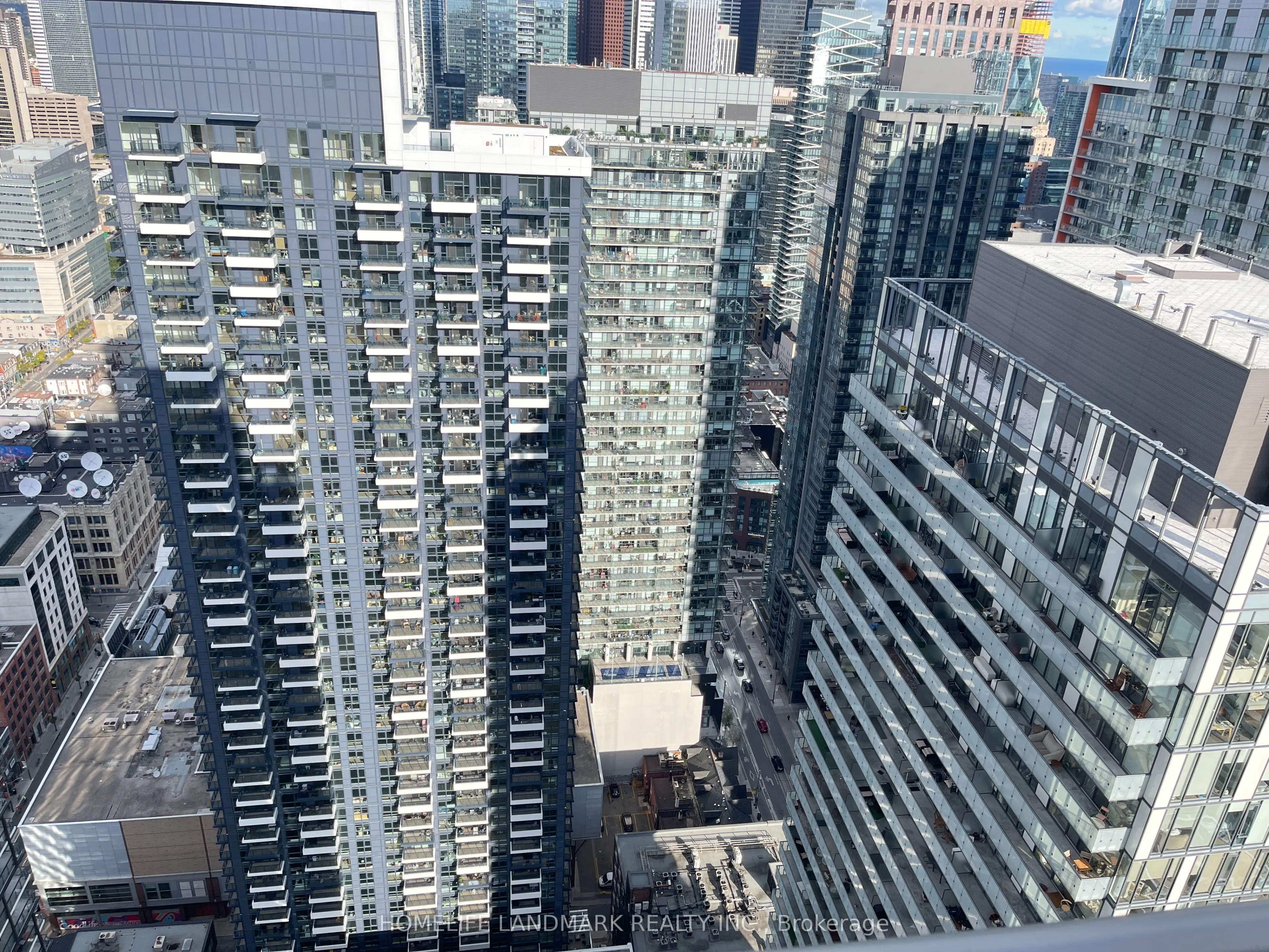108 Peter Street, #5203