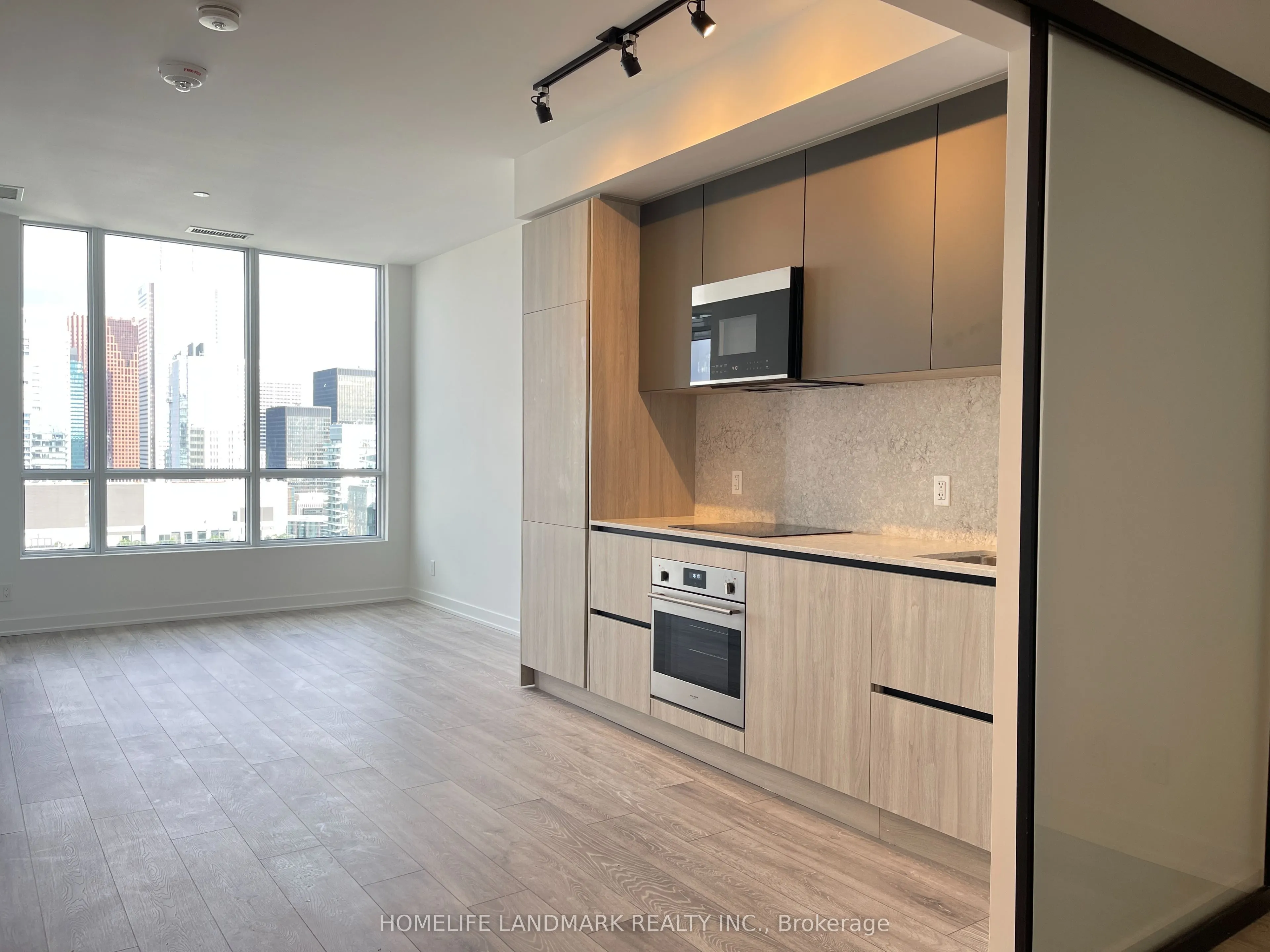 108 Peter Street, #5203