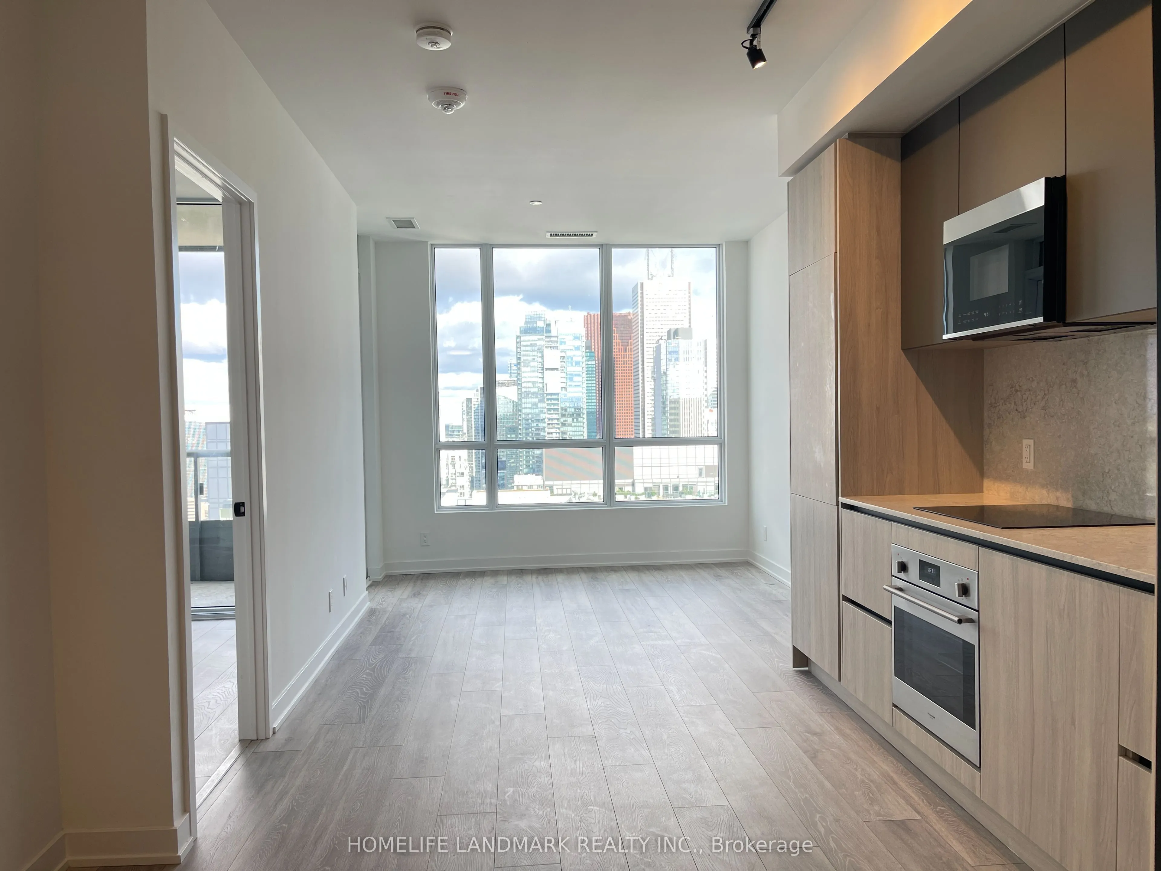 108 Peter Street, #5203
