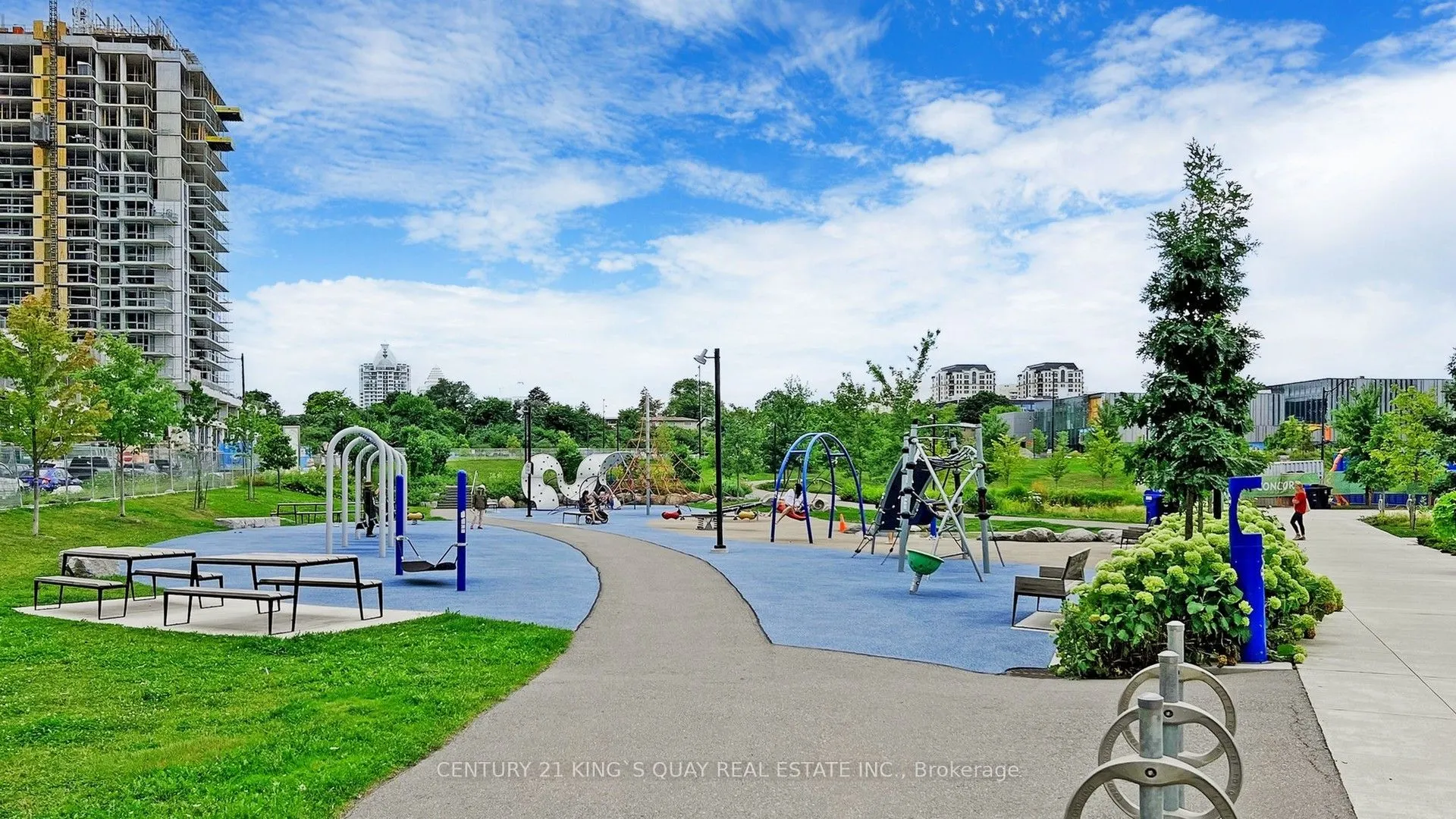 115 Mcmahon Drive, #3808