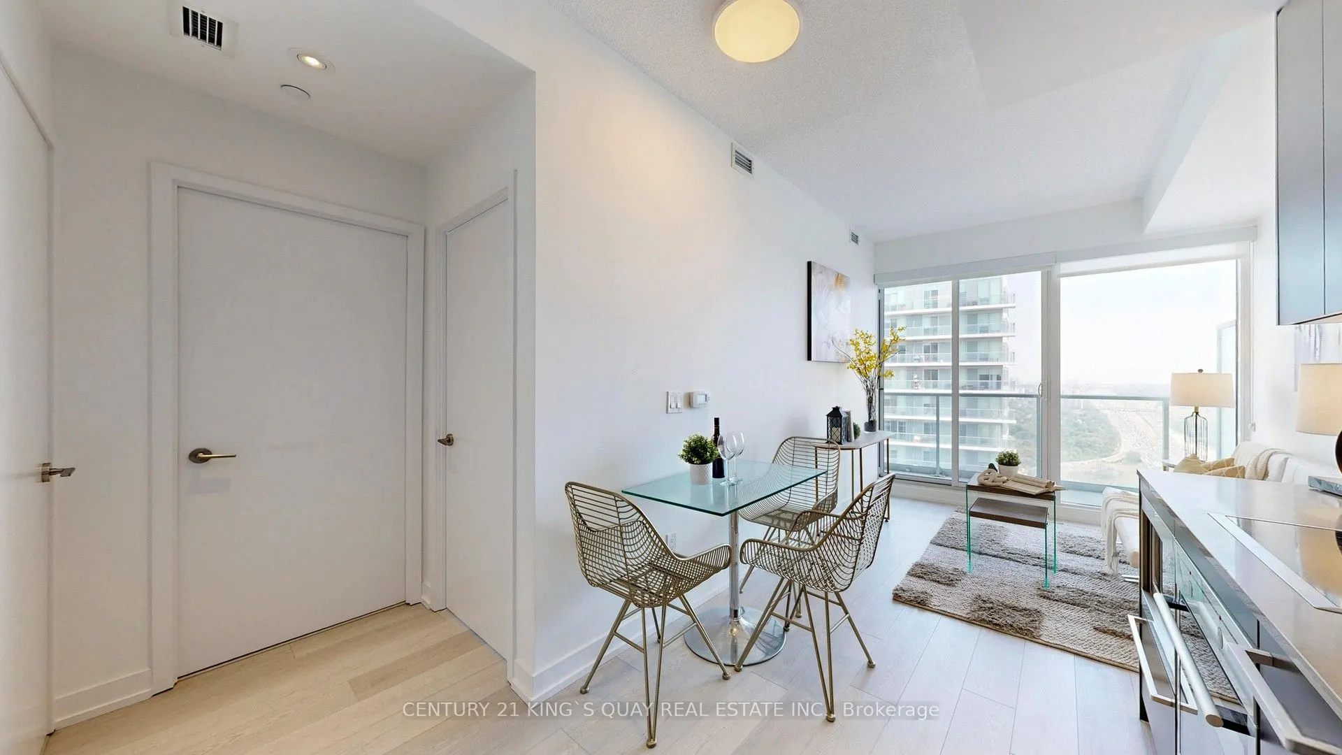115 Mcmahon Drive, #3808