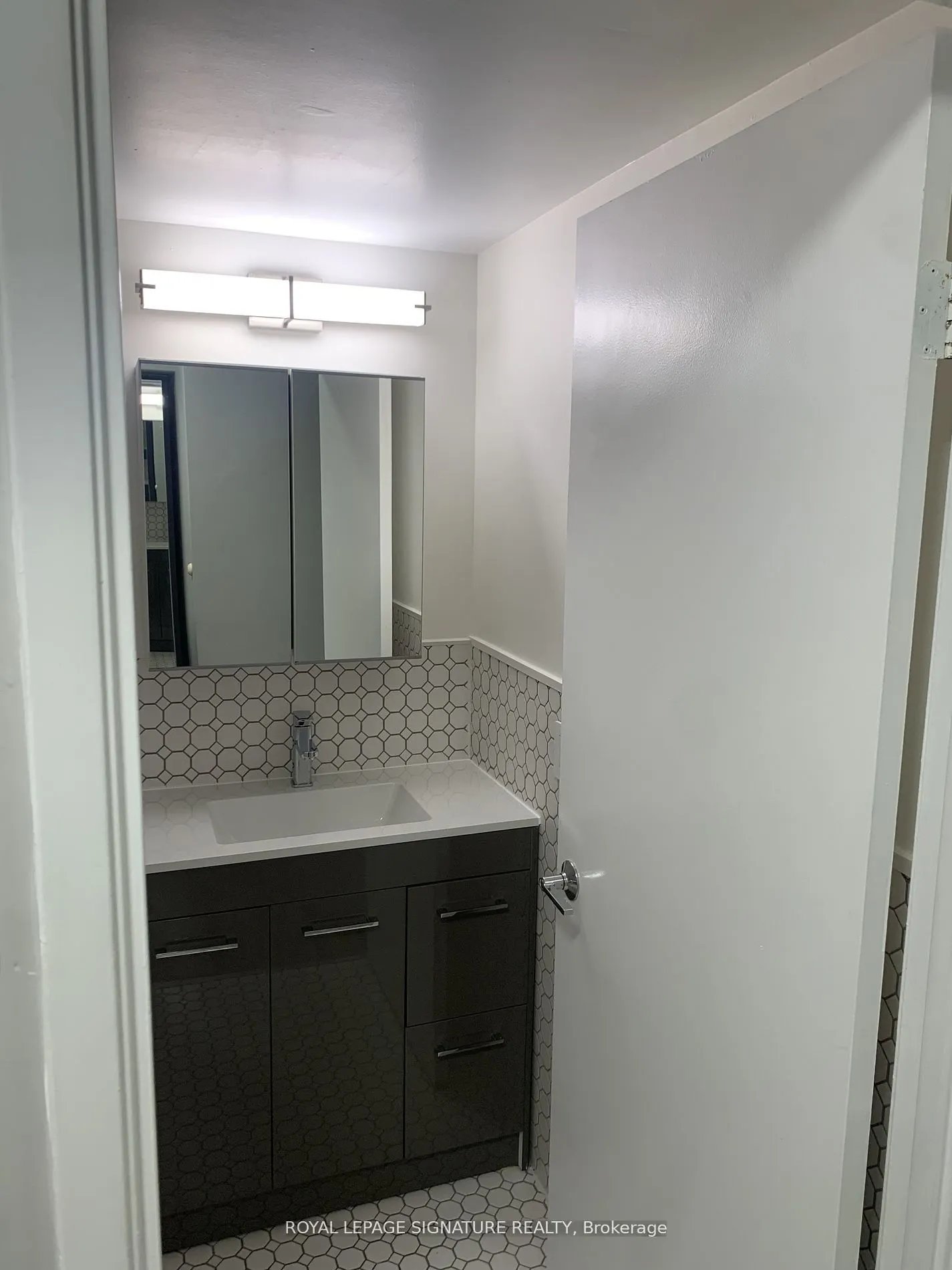 456 College Street, #308