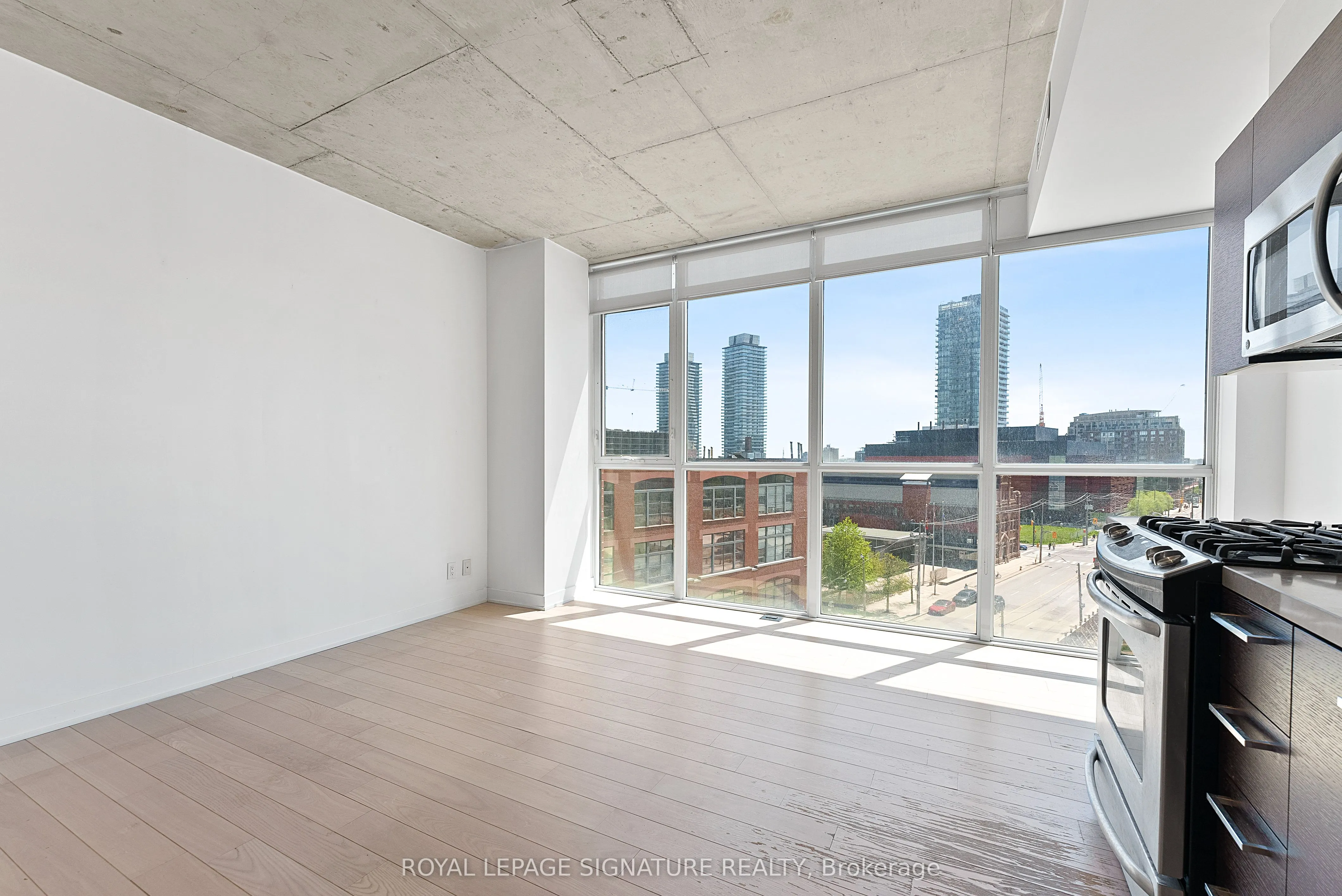 318 King Street E, #608
