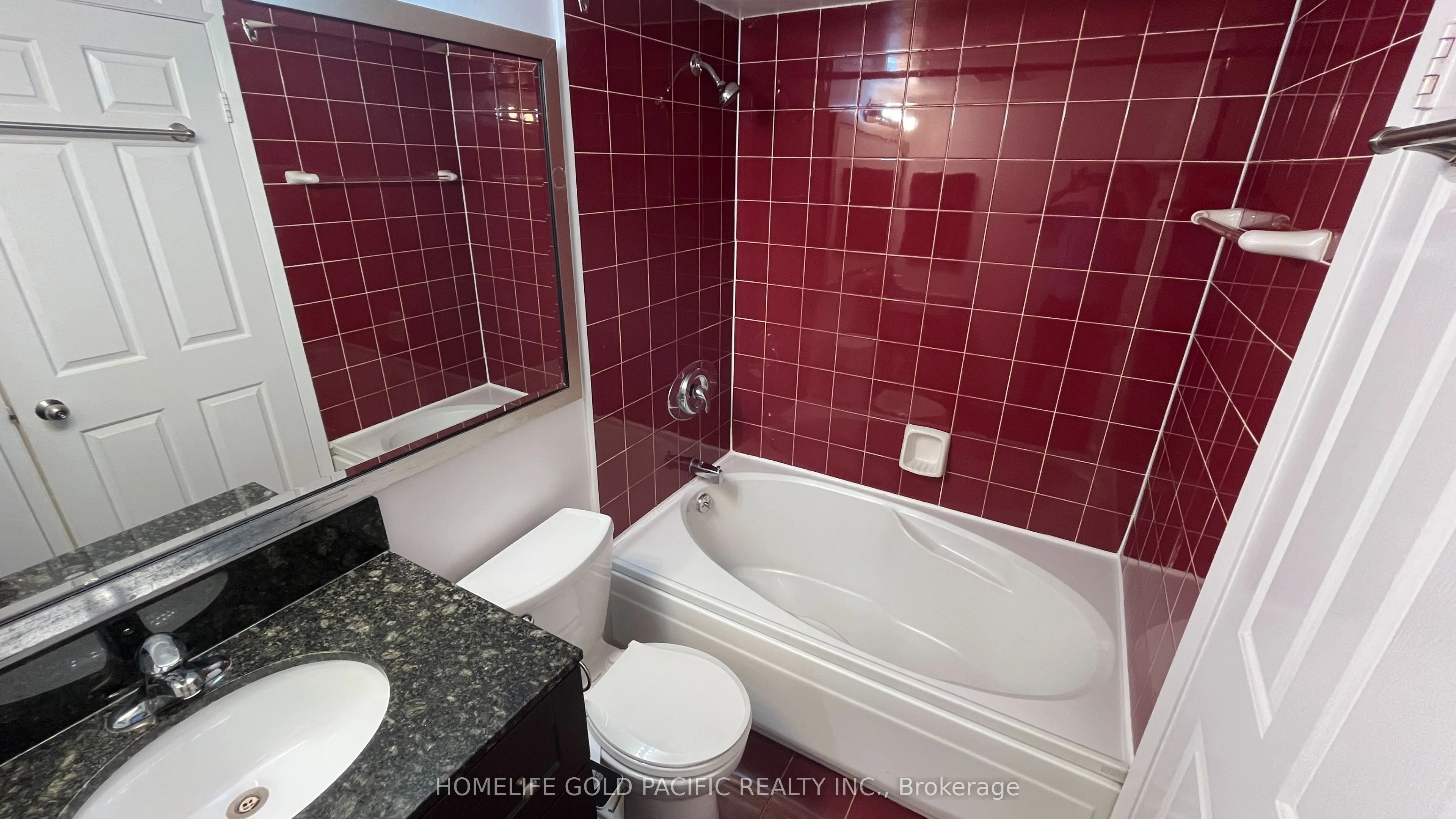 717 Bay Street, #803