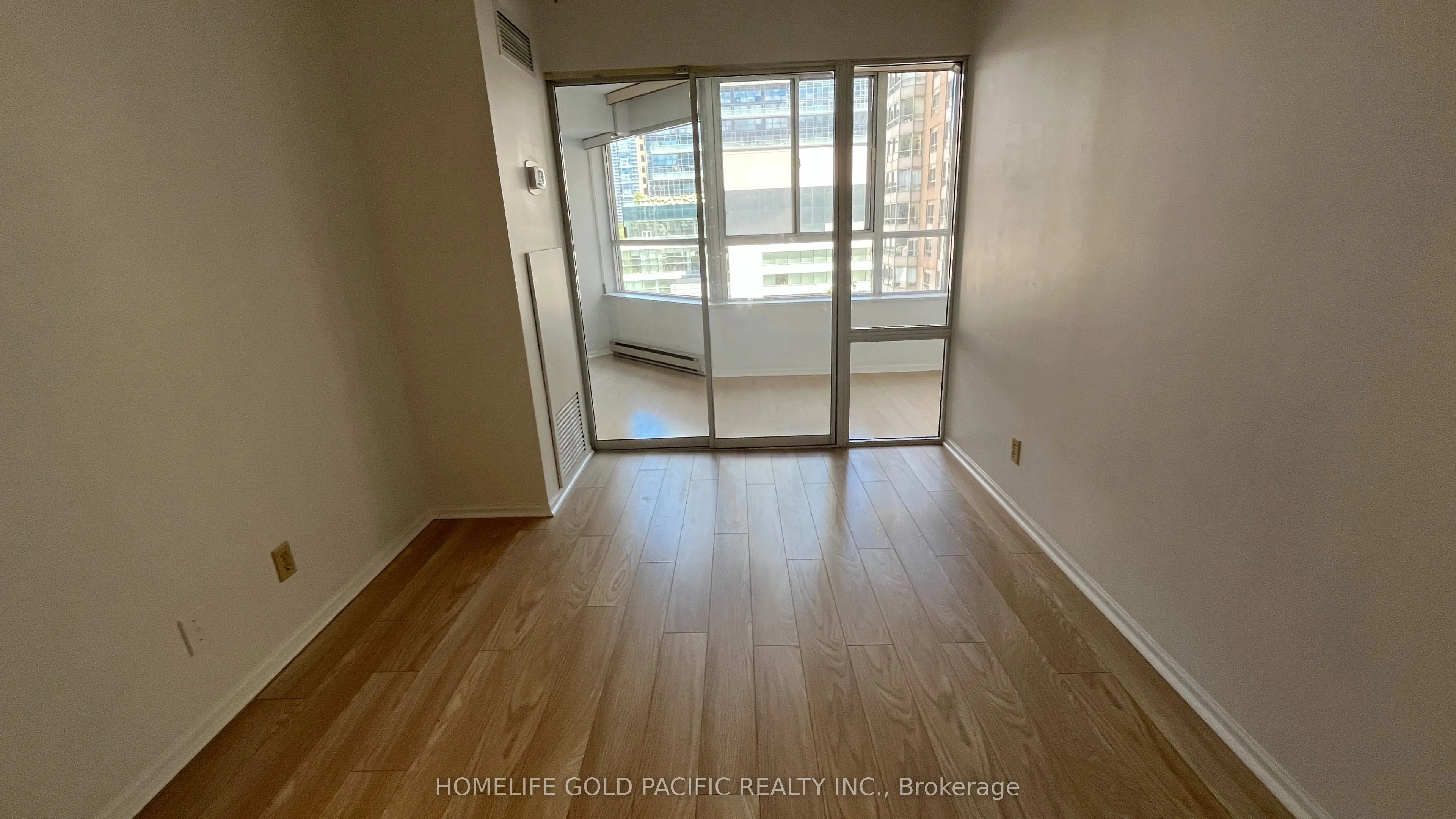 717 Bay Street, #803