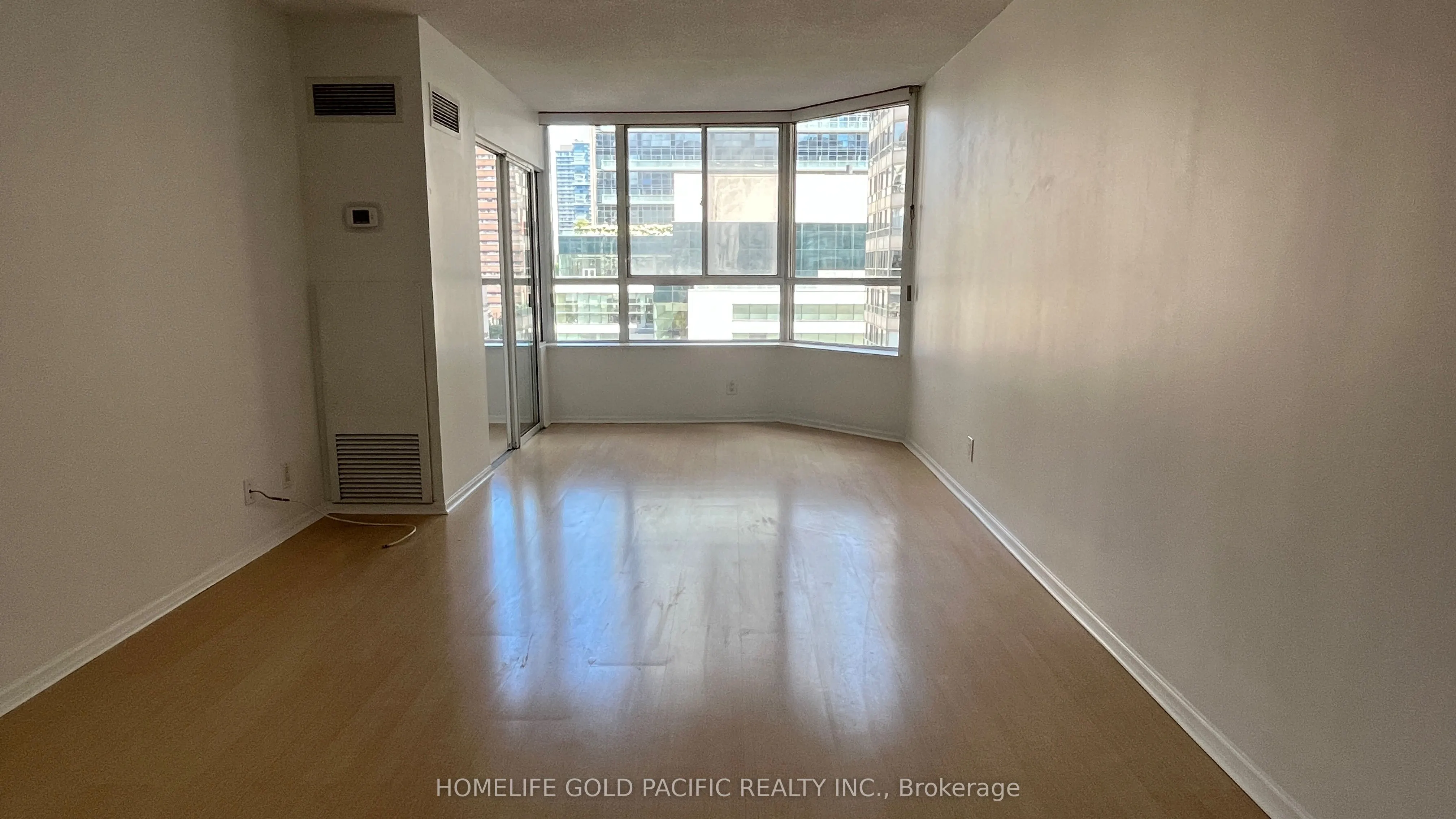 717 Bay Street, #803