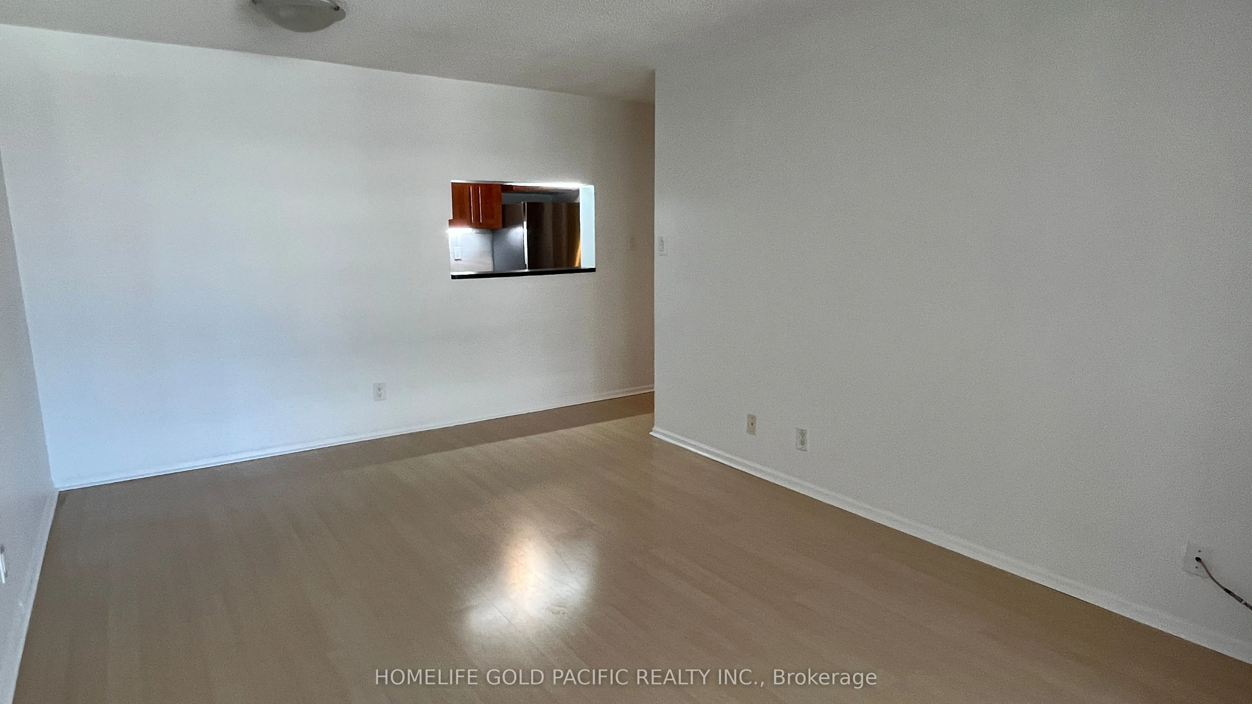 717 Bay Street, #803