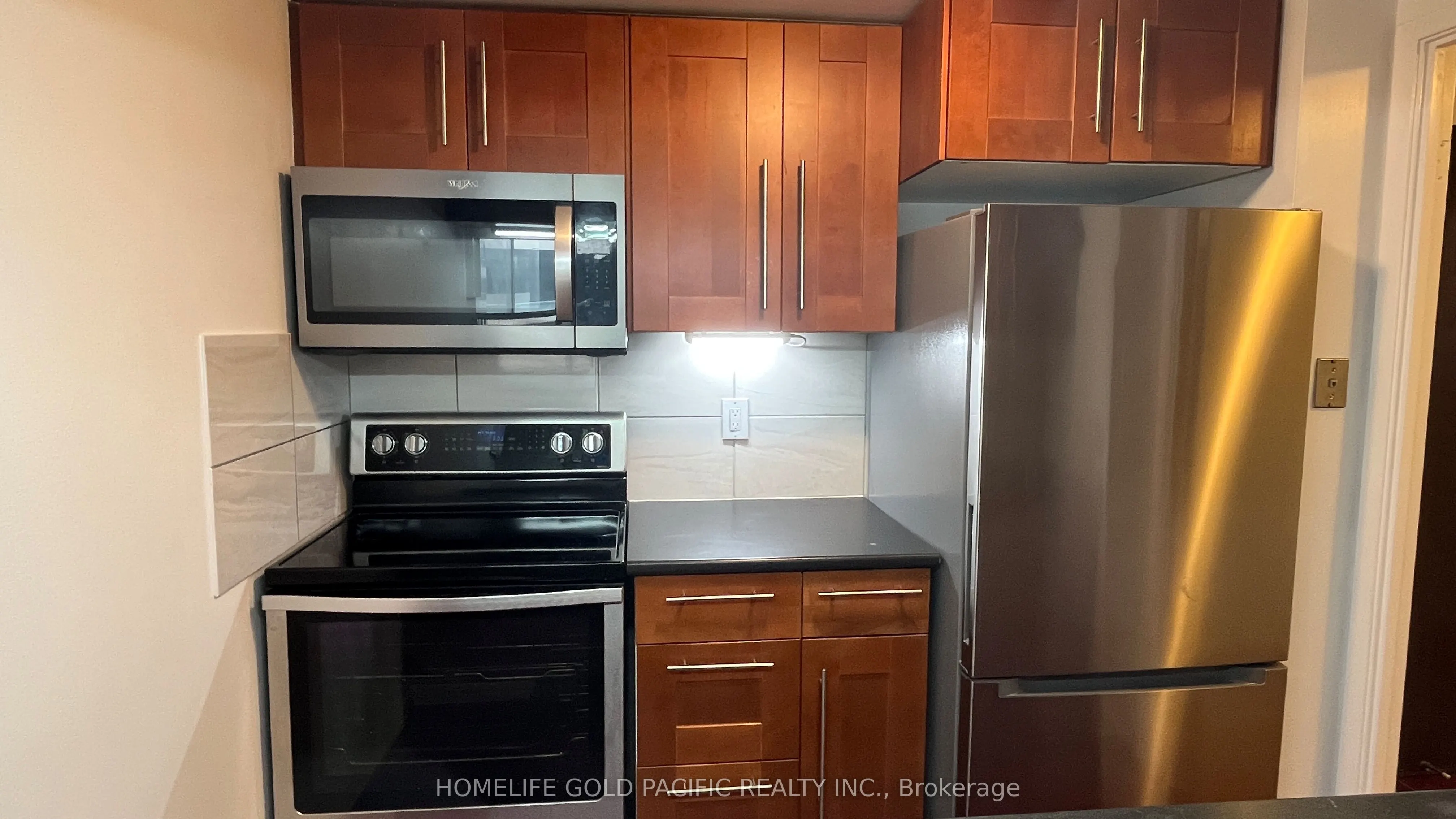 717 Bay Street, #803