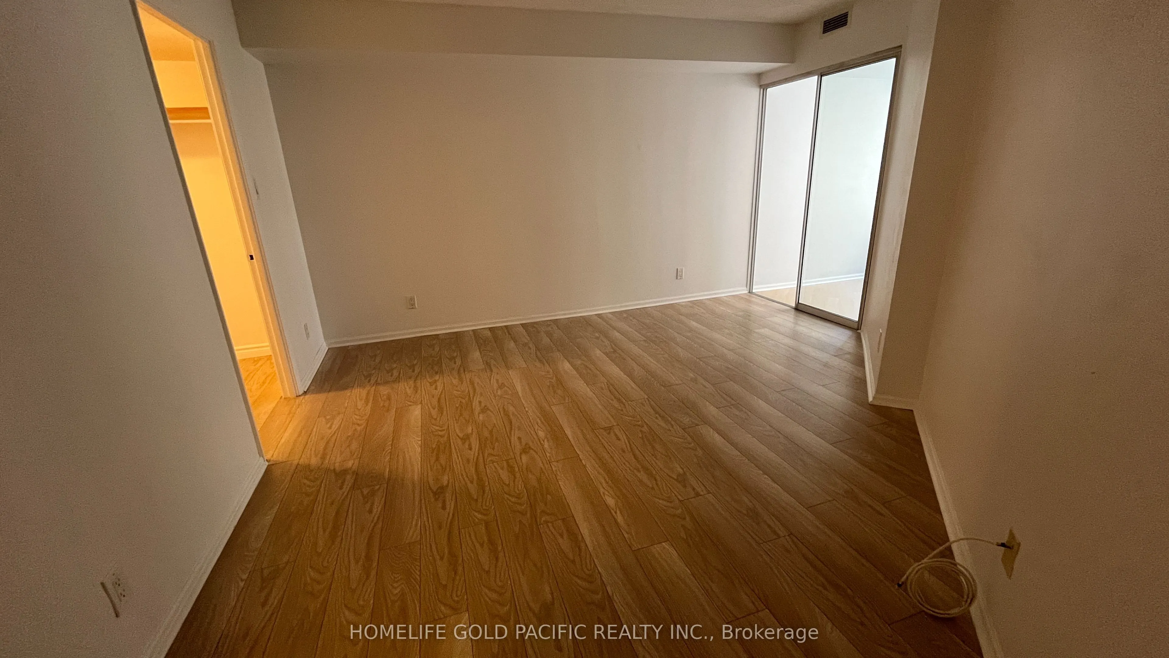 717 Bay Street, #803