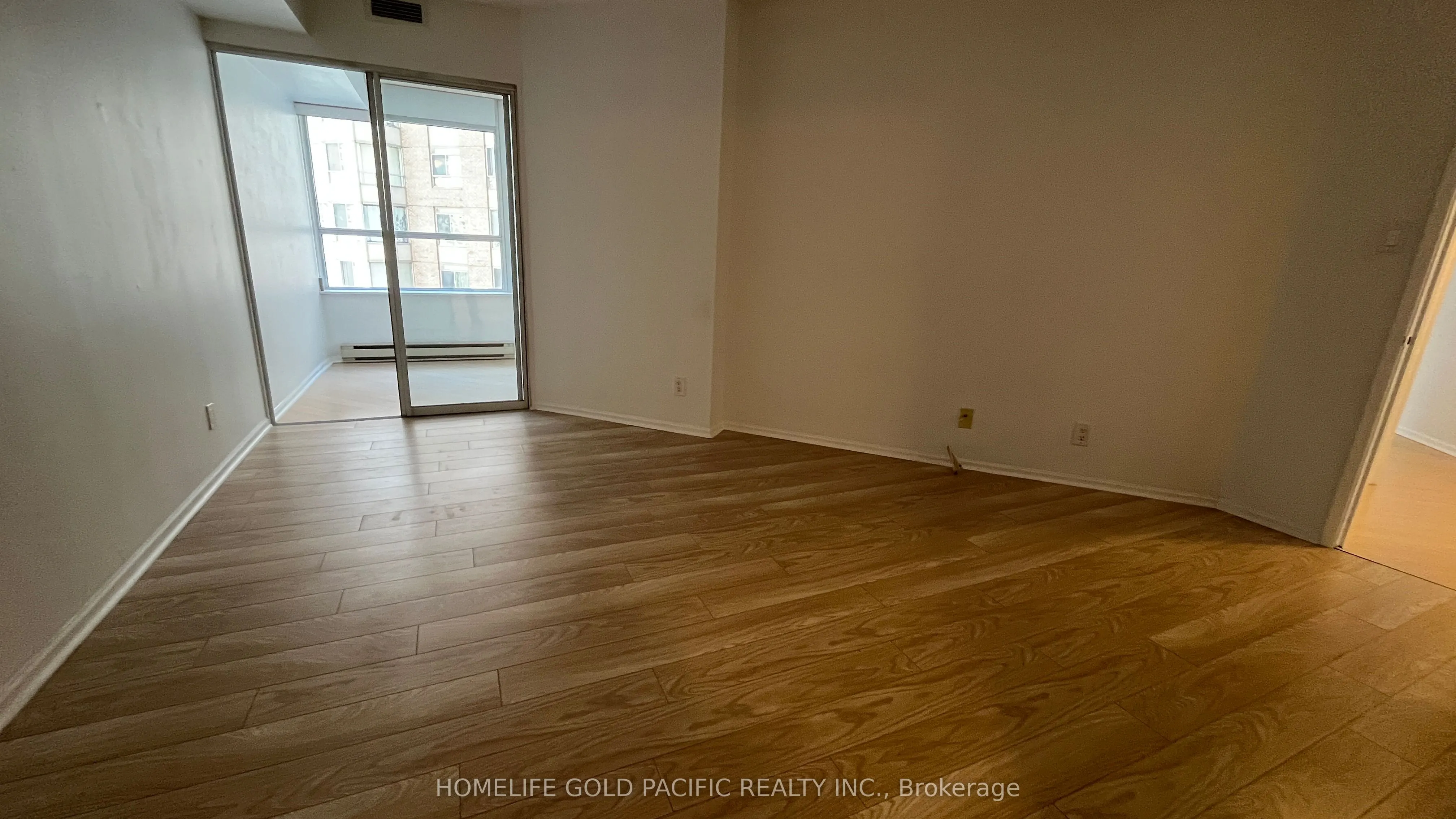 717 Bay Street, #803