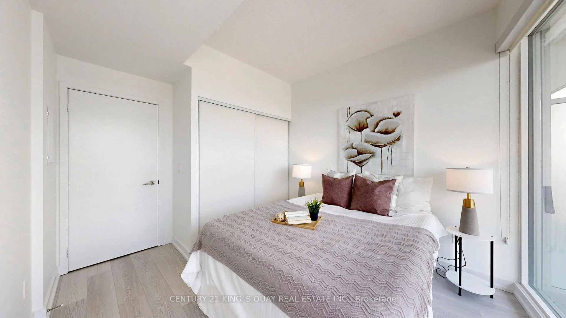 115 Mcmahon Drive, #3808