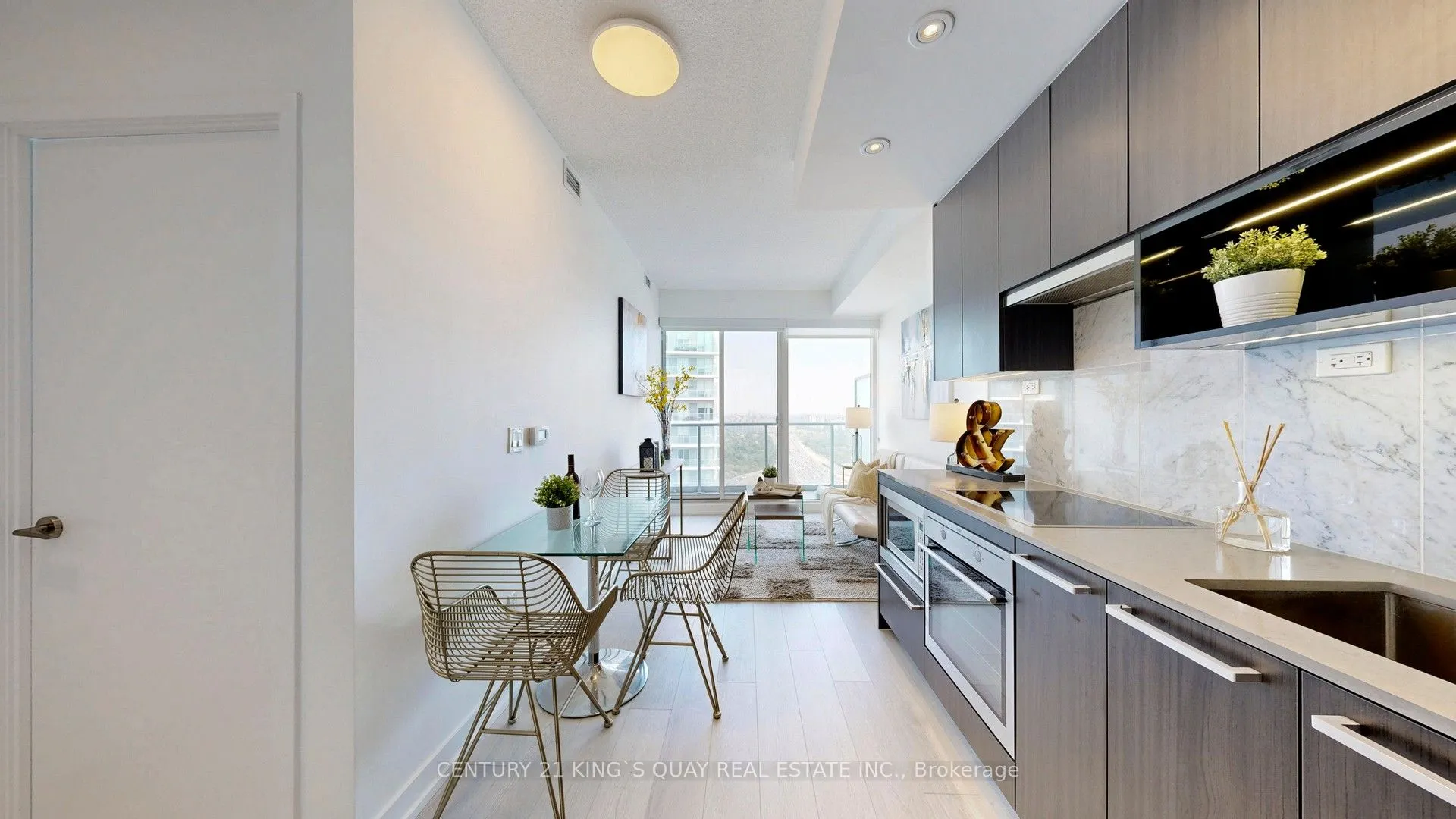 115 Mcmahon Drive, #3808