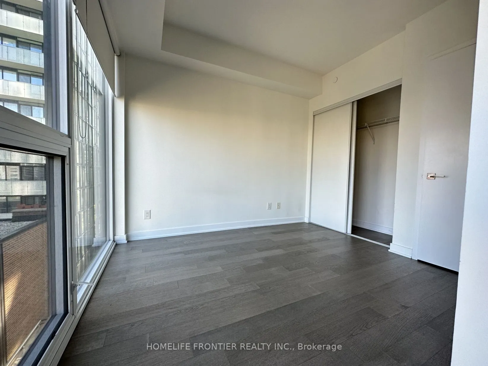 17 Dundonald Street, #907