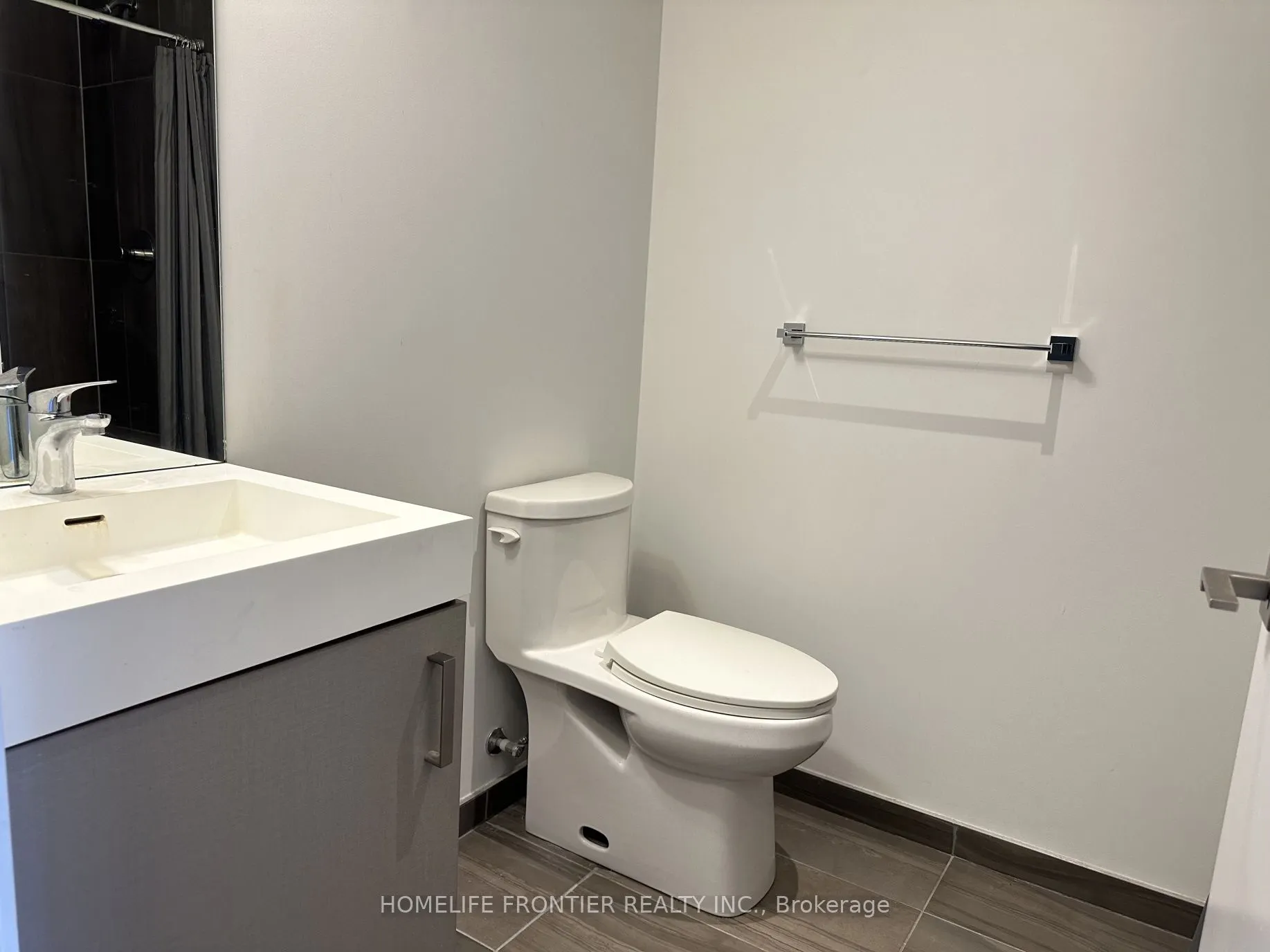17 Dundonald Street, #907