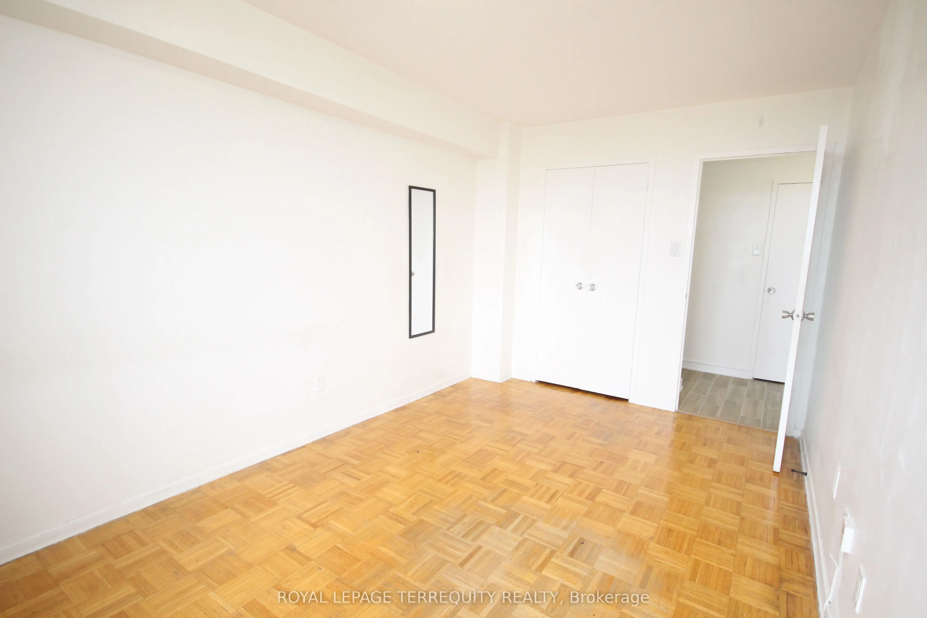 20 Forest Manor Road, #707