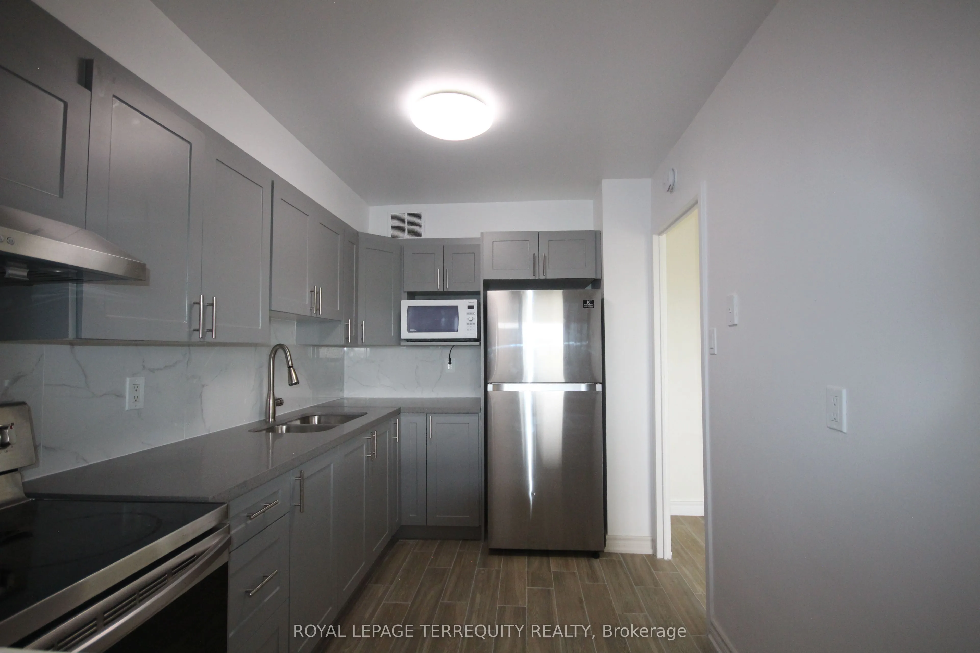 20 Forest Manor Road, #707