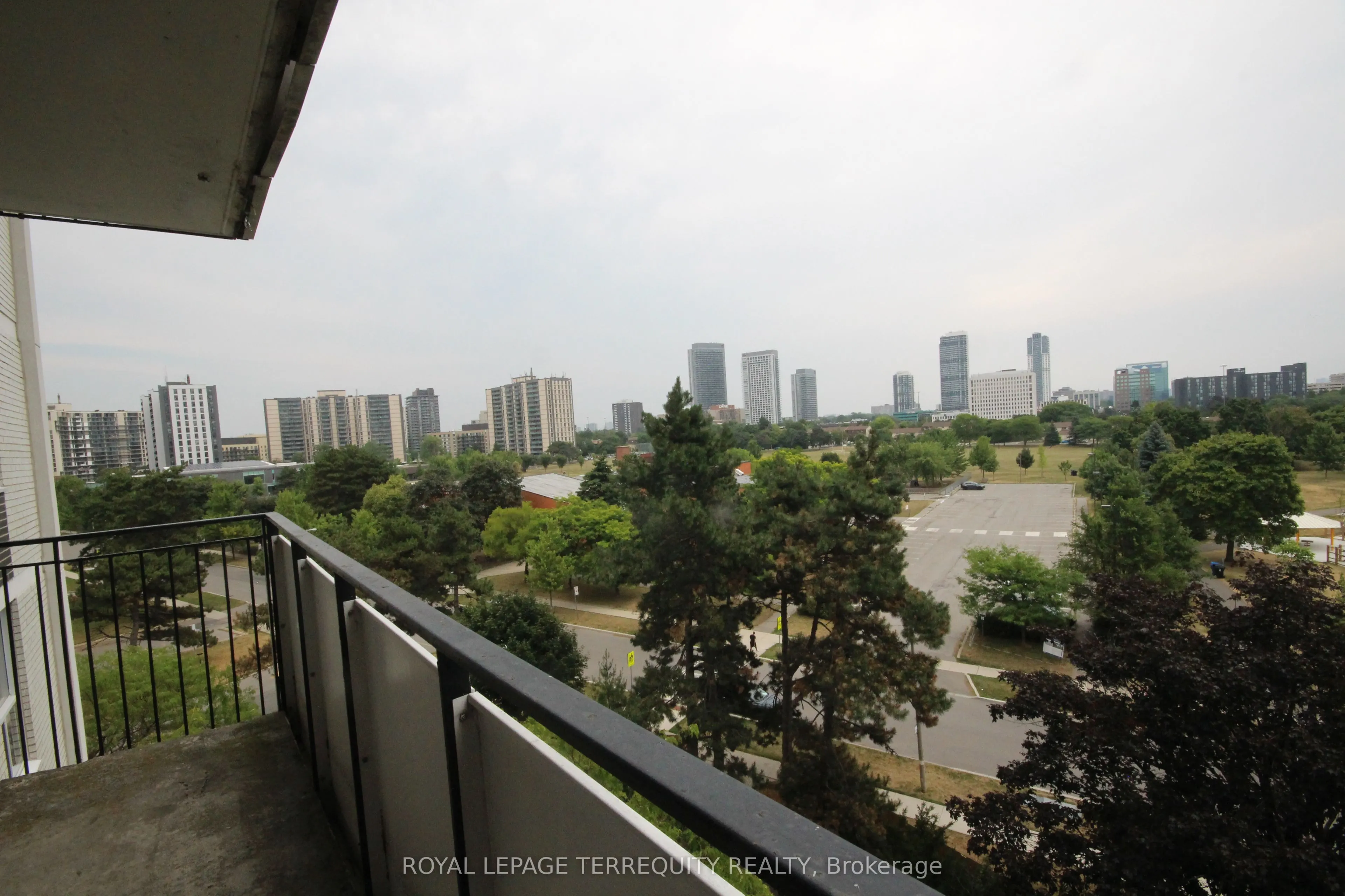 20 Forest Manor Road, #707