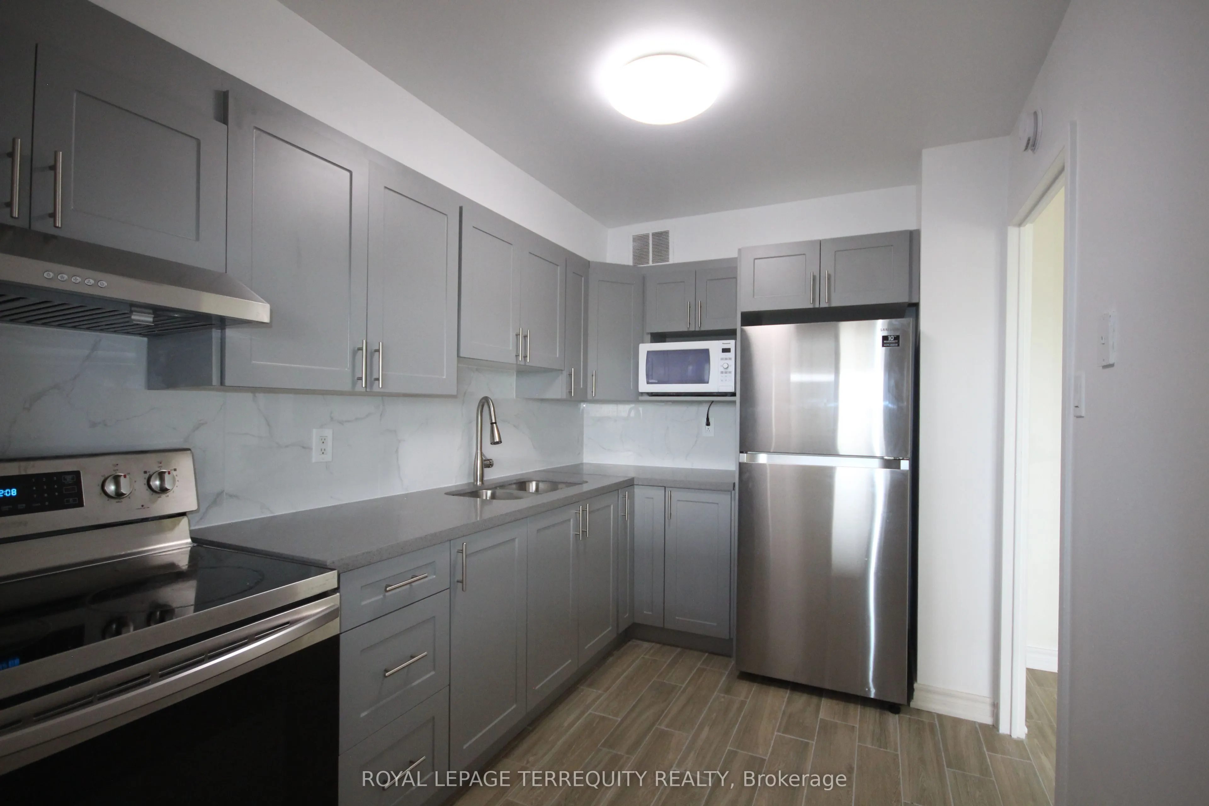 20 Forest Manor Road, #707