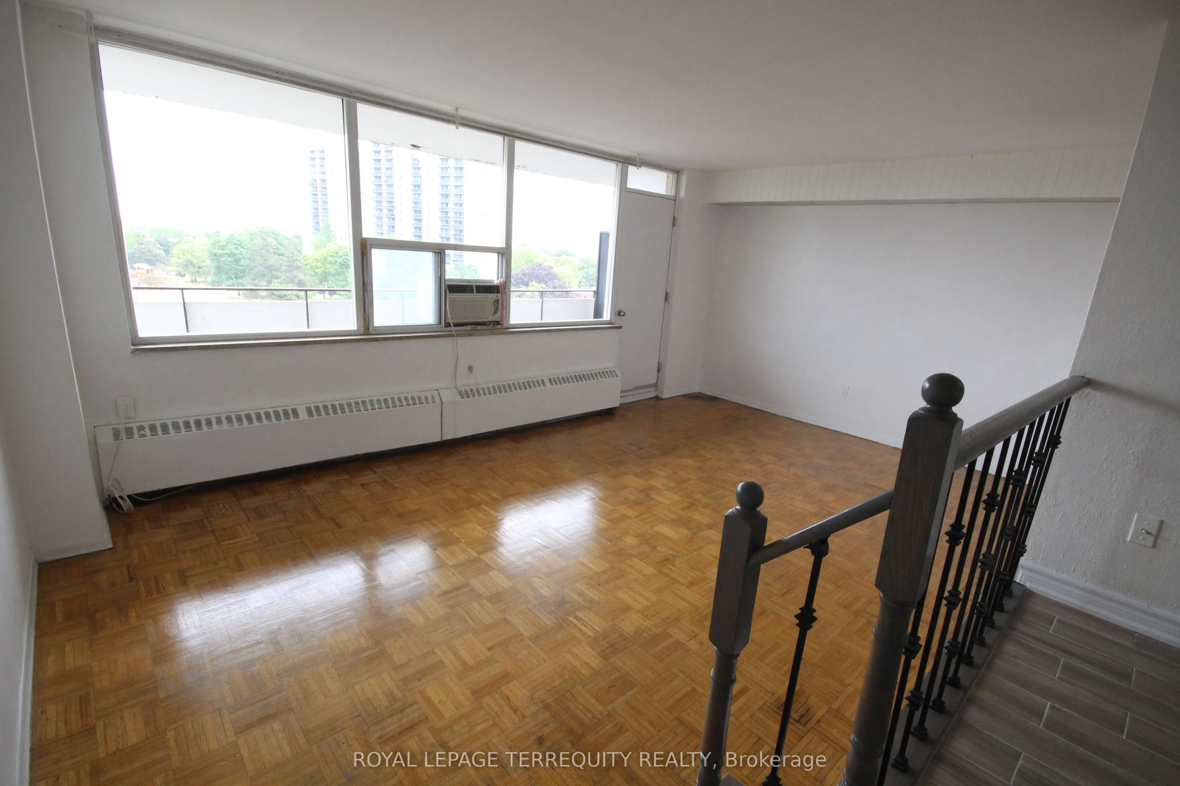 20 Forest Manor Road, #707