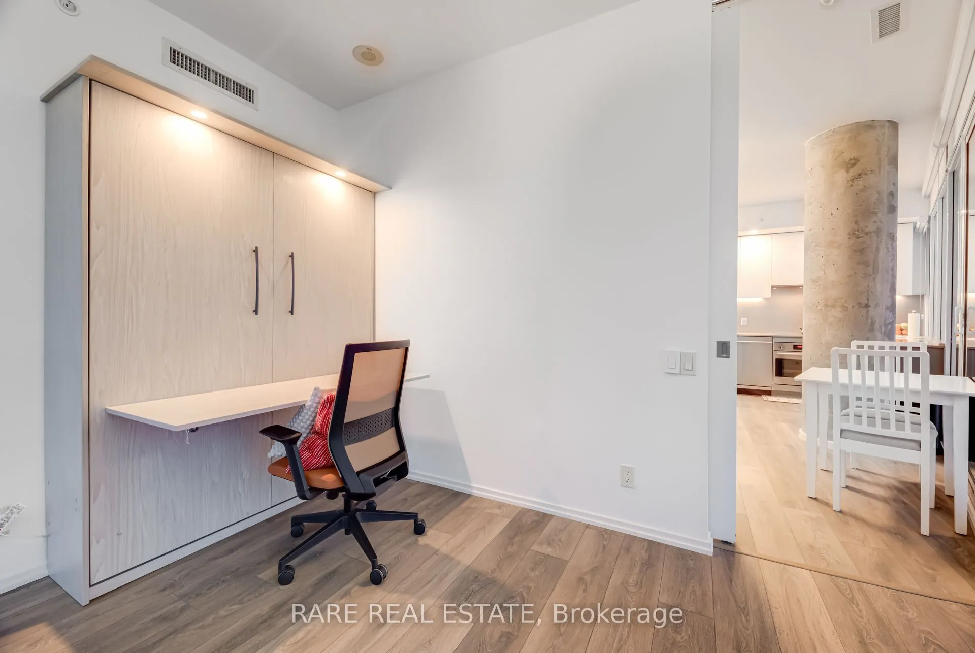 125 Peter Street, #2402