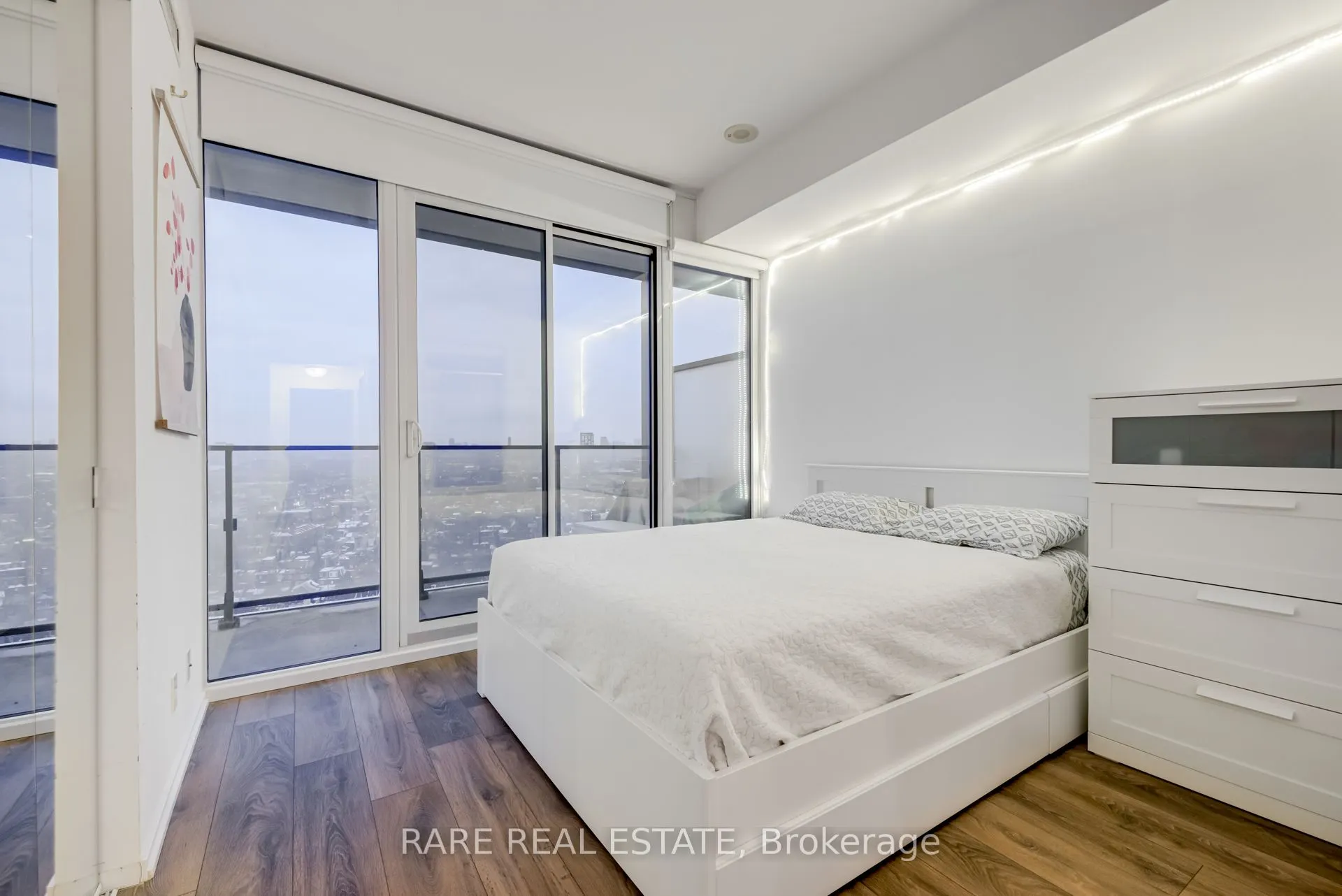 125 Peter Street, #2402