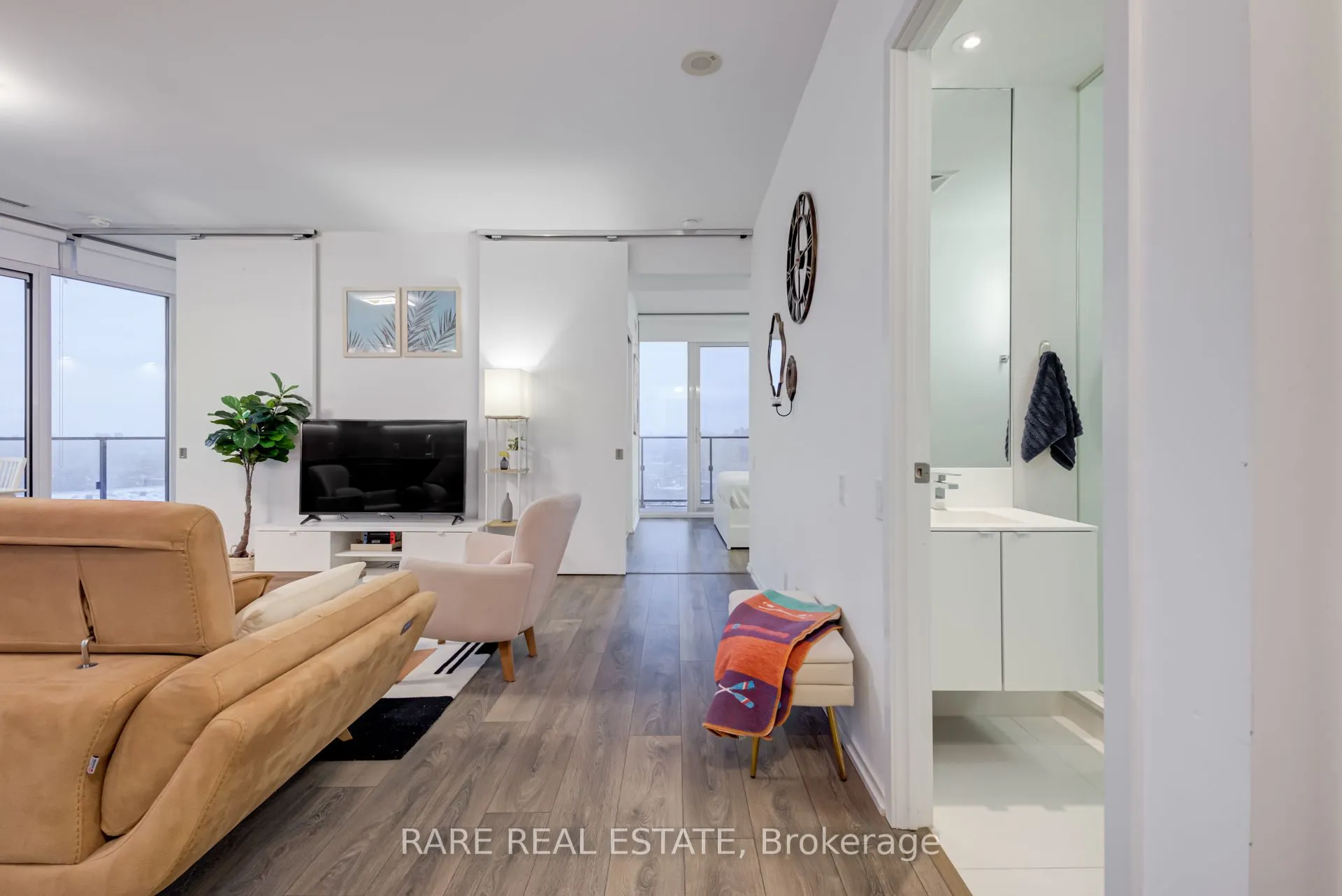 125 Peter Street, #2402