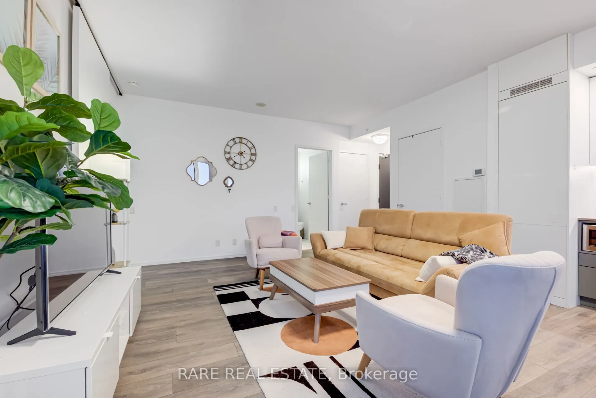 125 Peter Street, #2402
