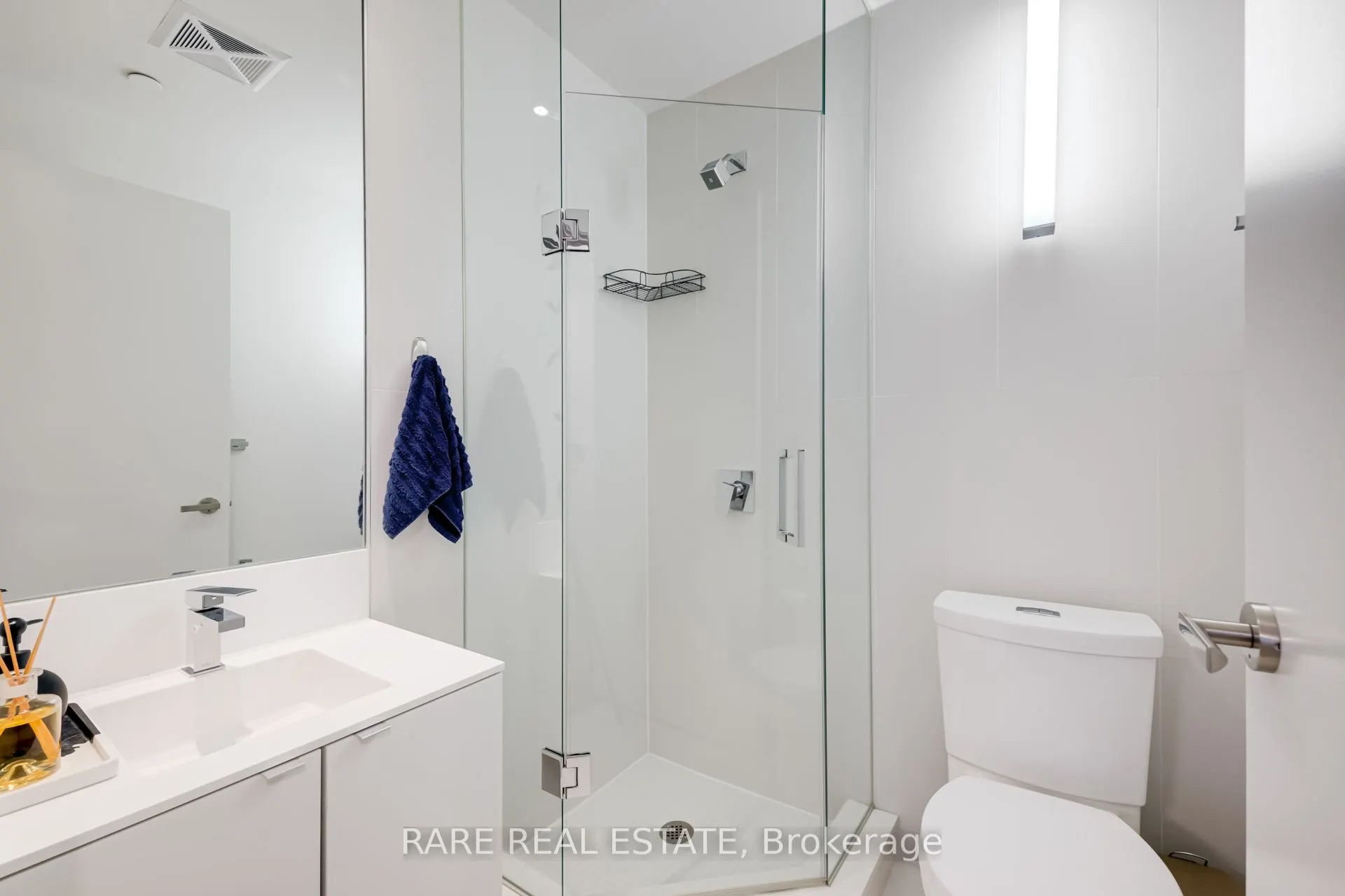 125 Peter Street, #2402