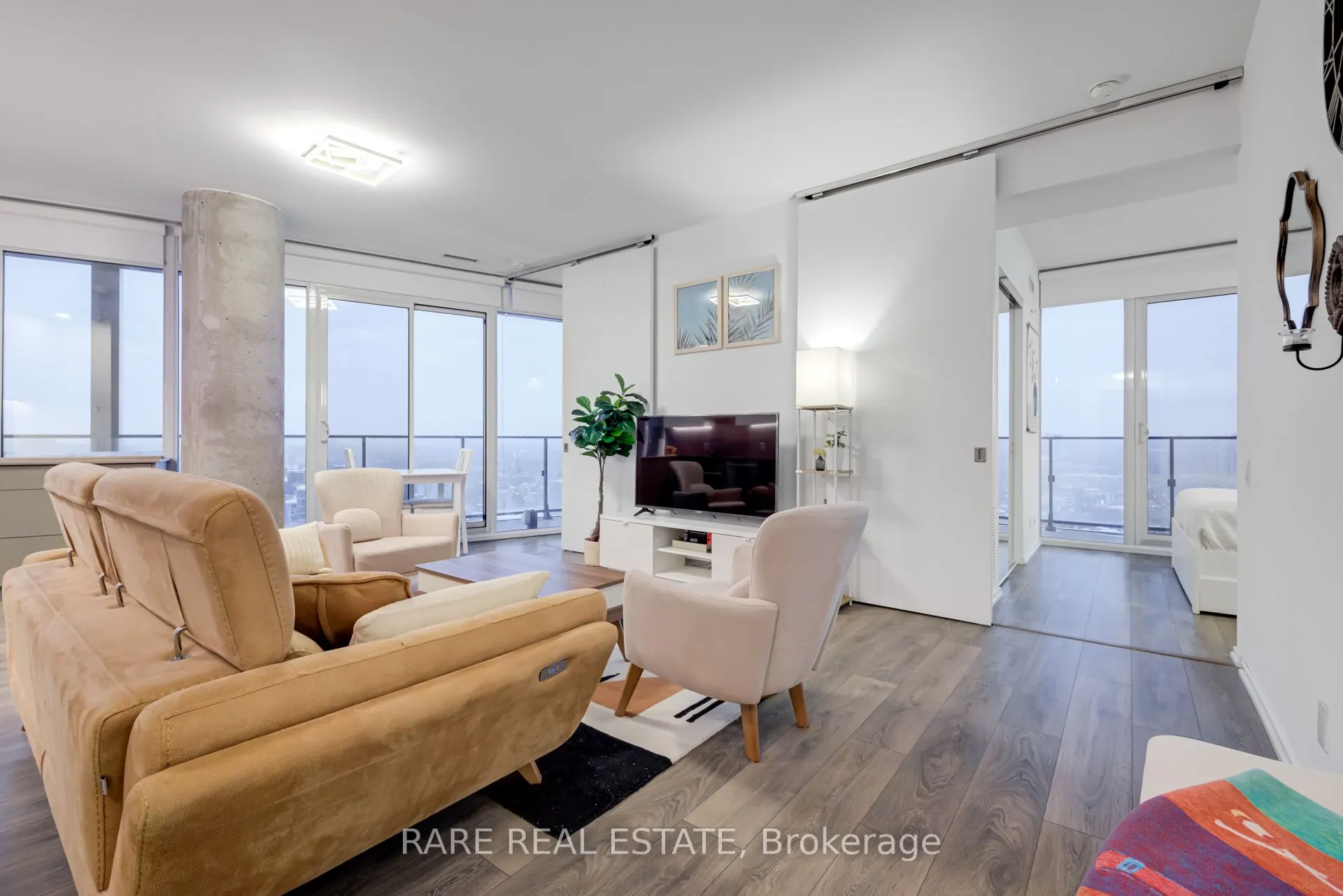 125 Peter Street, #2402