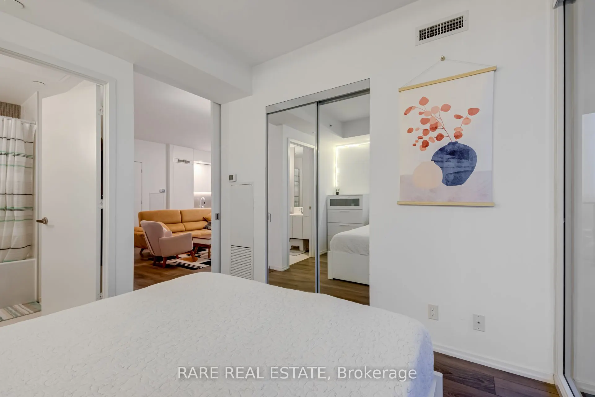 125 Peter Street, #2402
