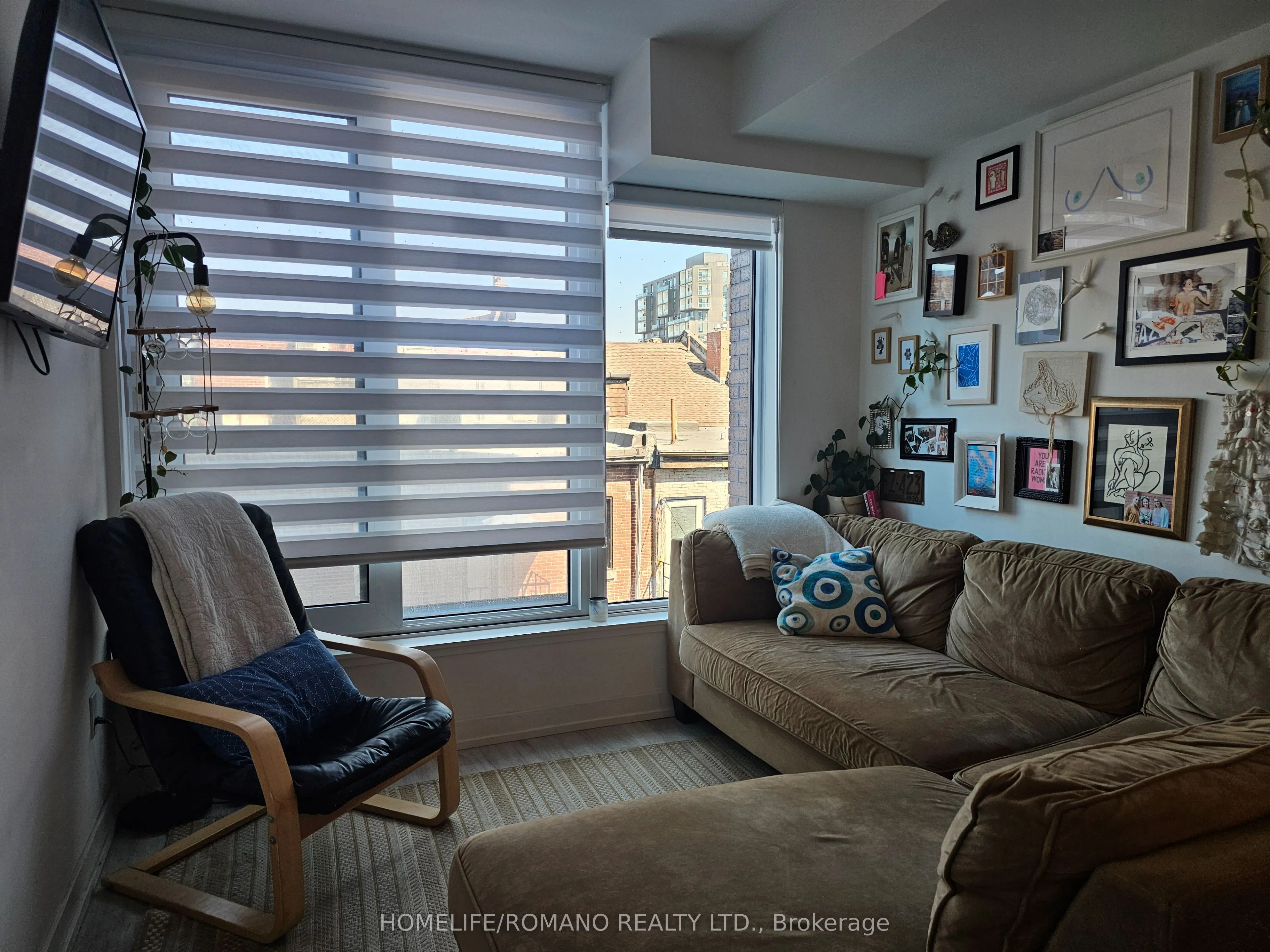 2 Augusta Avenue, #411
