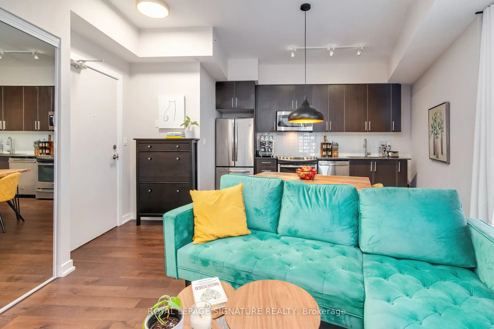 20 Bruyeres Mews, #212