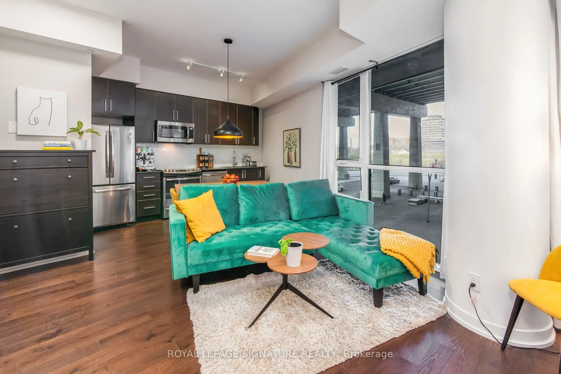 20 Bruyeres Mews, #212
