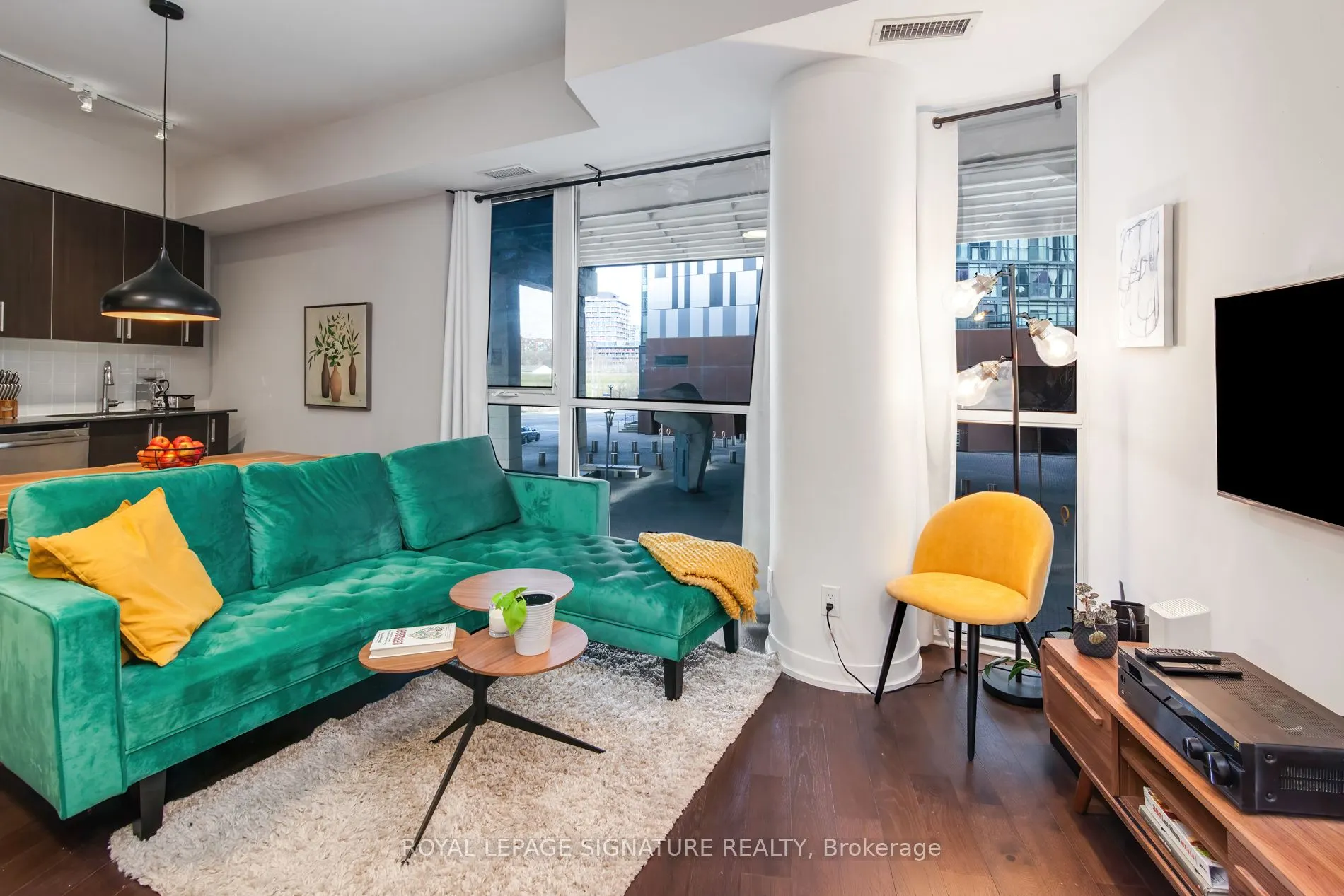 20 Bruyeres Mews, #212