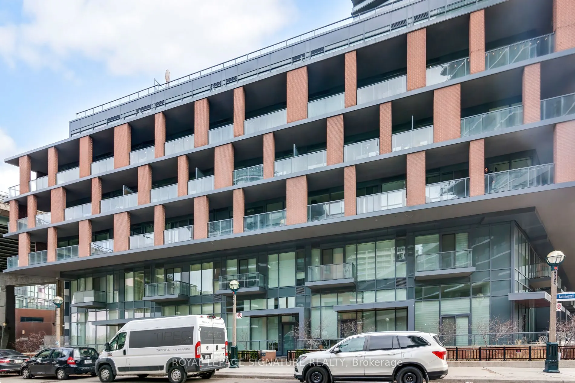 20 Bruyeres Mews, #212