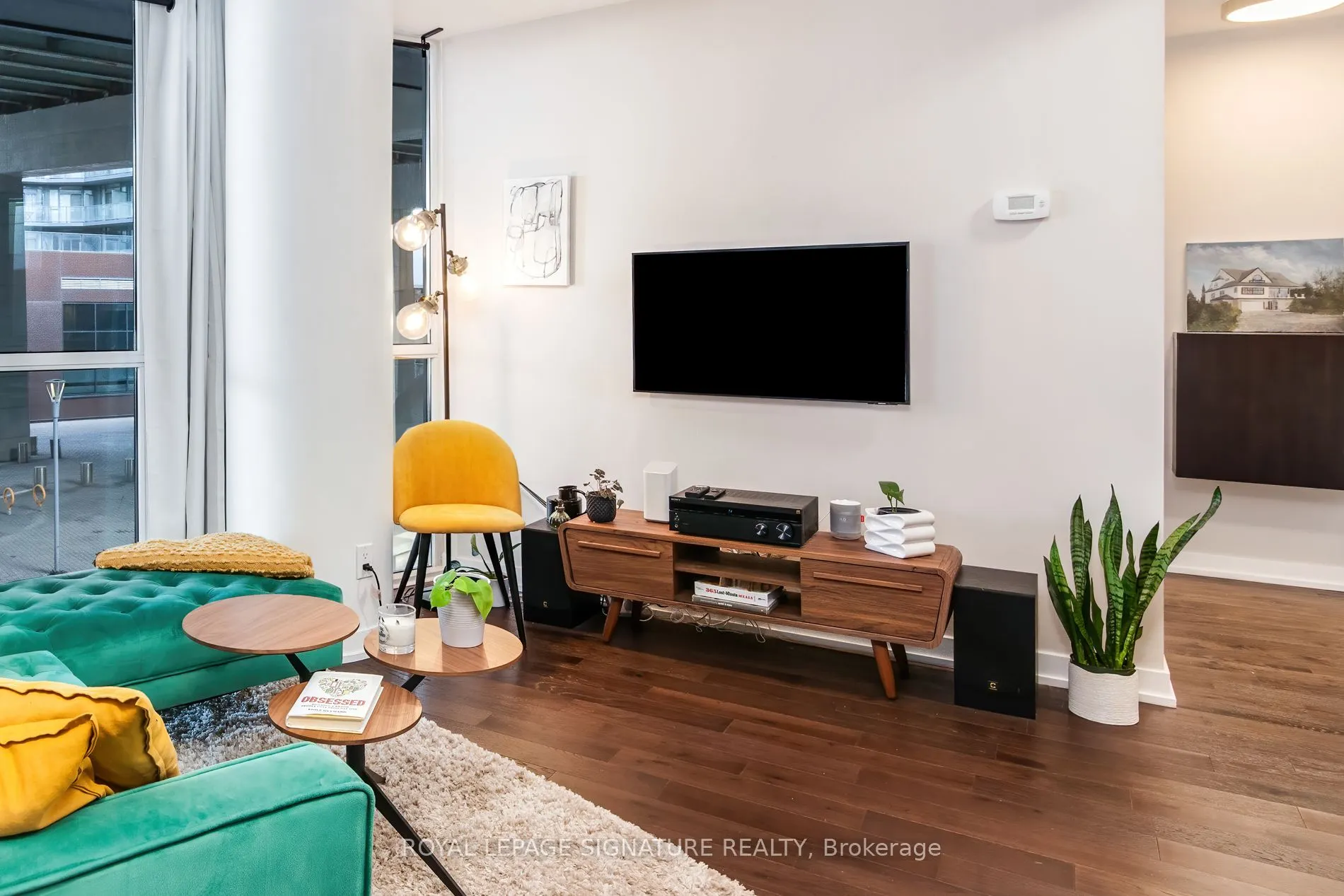 20 Bruyeres Mews, #212