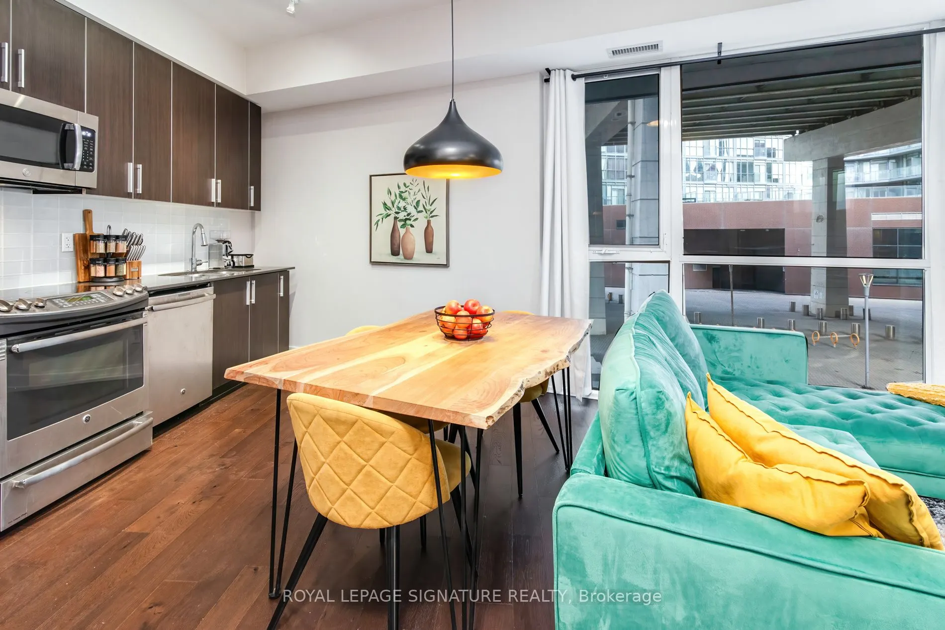 20 Bruyeres Mews, #212