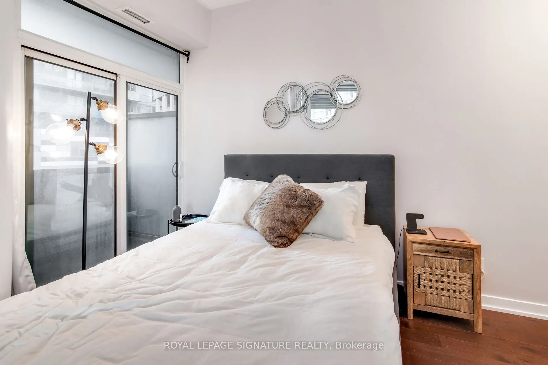 20 Bruyeres Mews, #212