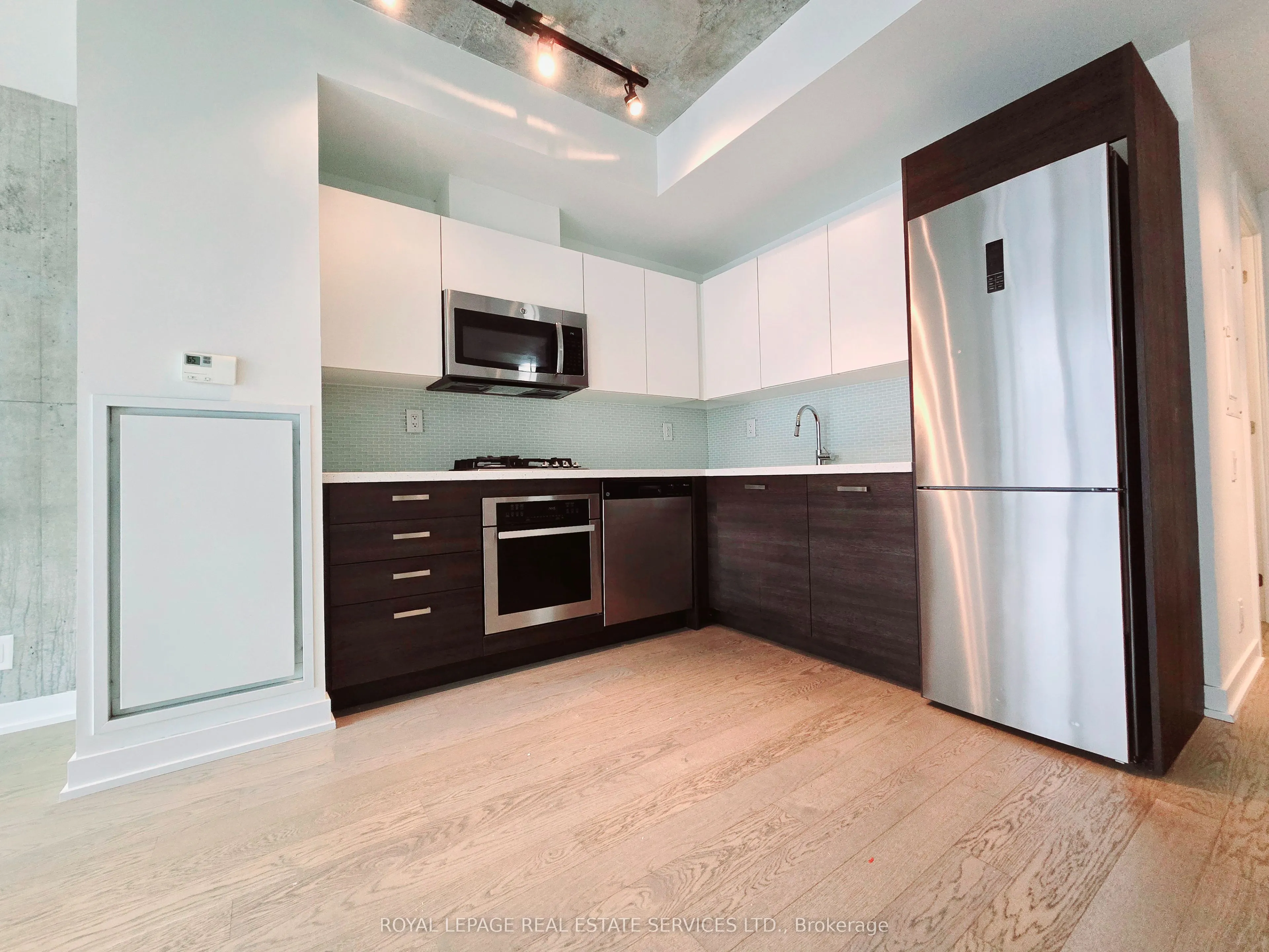 39 Brant Street, #714