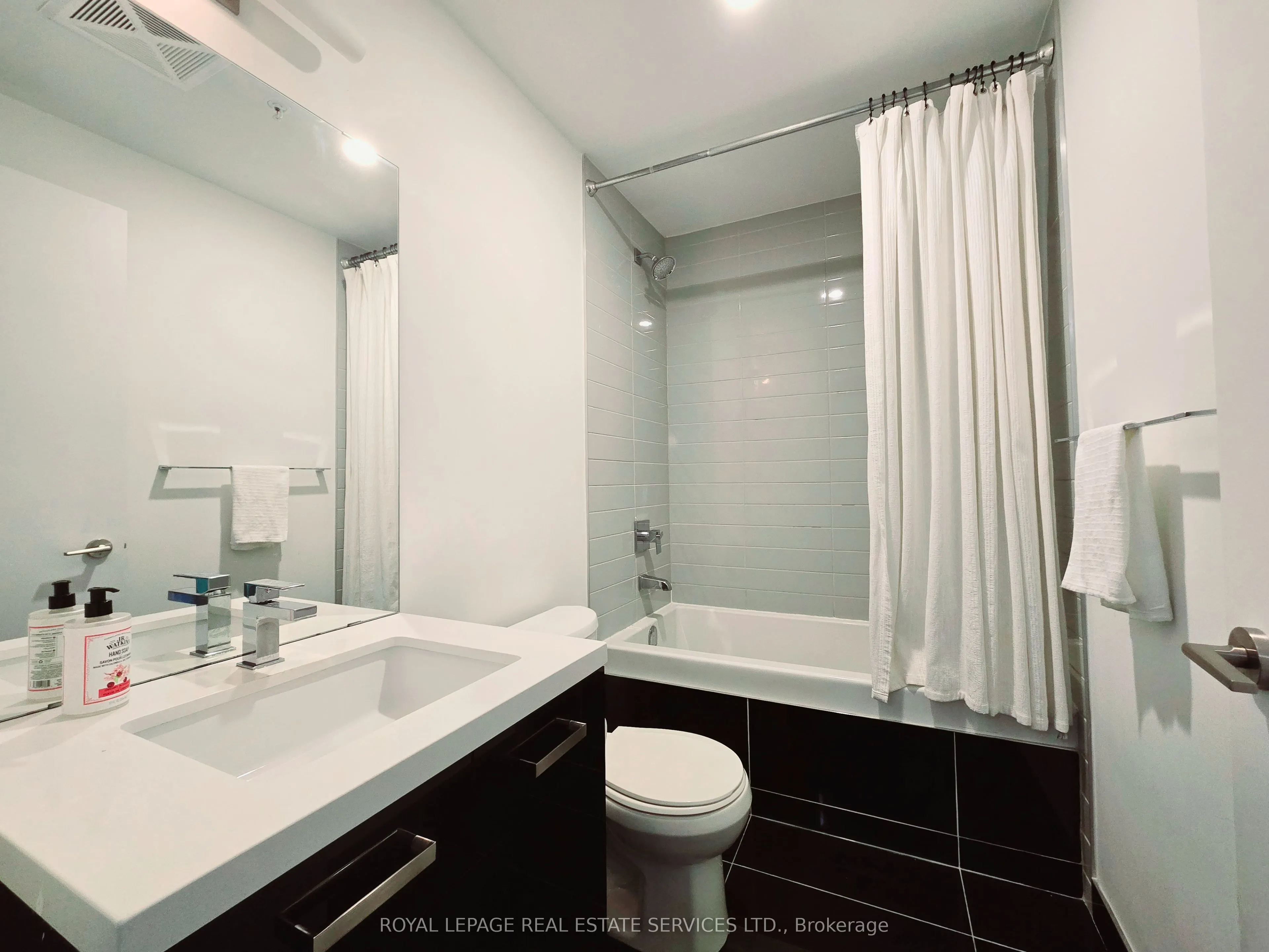 39 Brant Street, #714