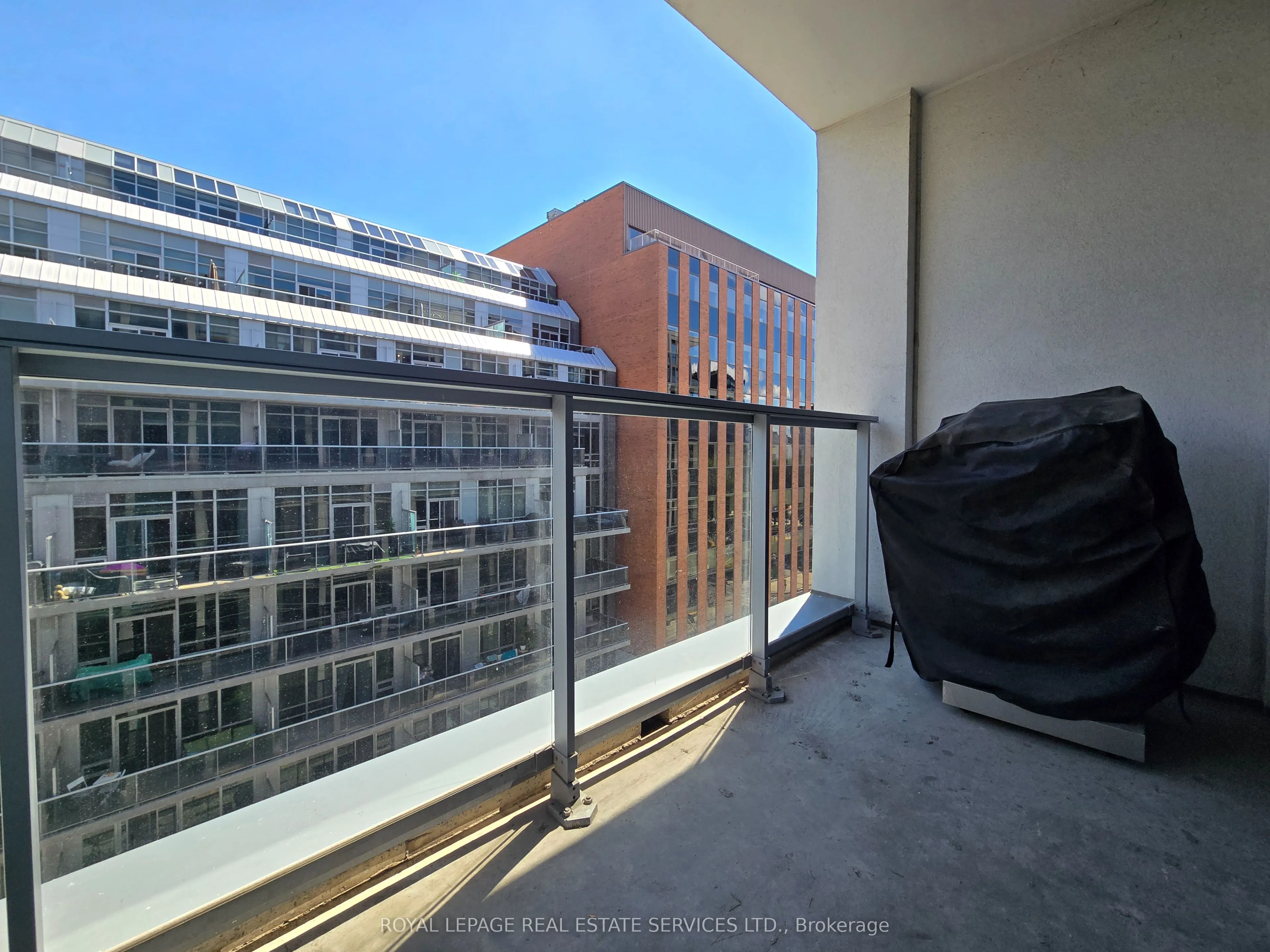 39 Brant Street, #714