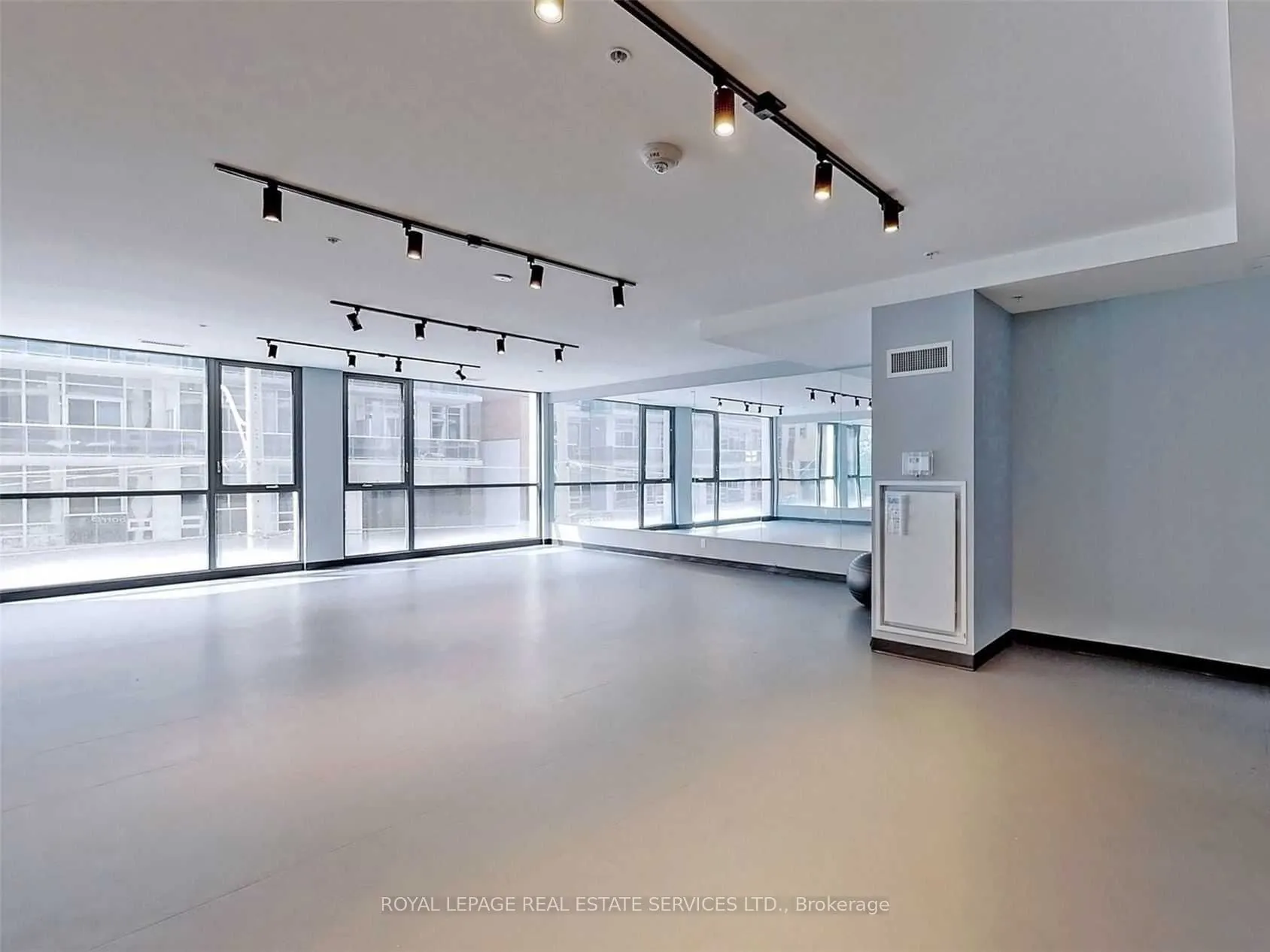 39 Brant Street, #714